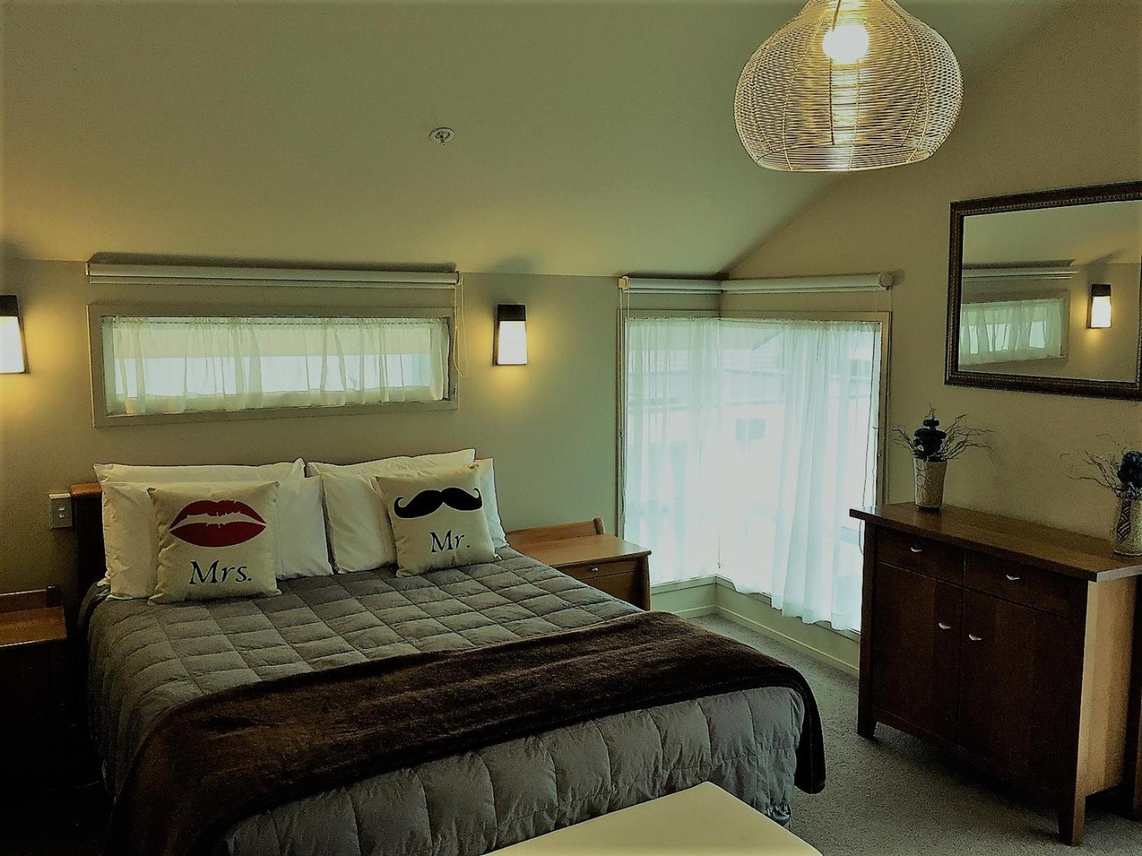 Two-Bedroom Suite with Loft and Sea View - Upper Floor - Photo 7