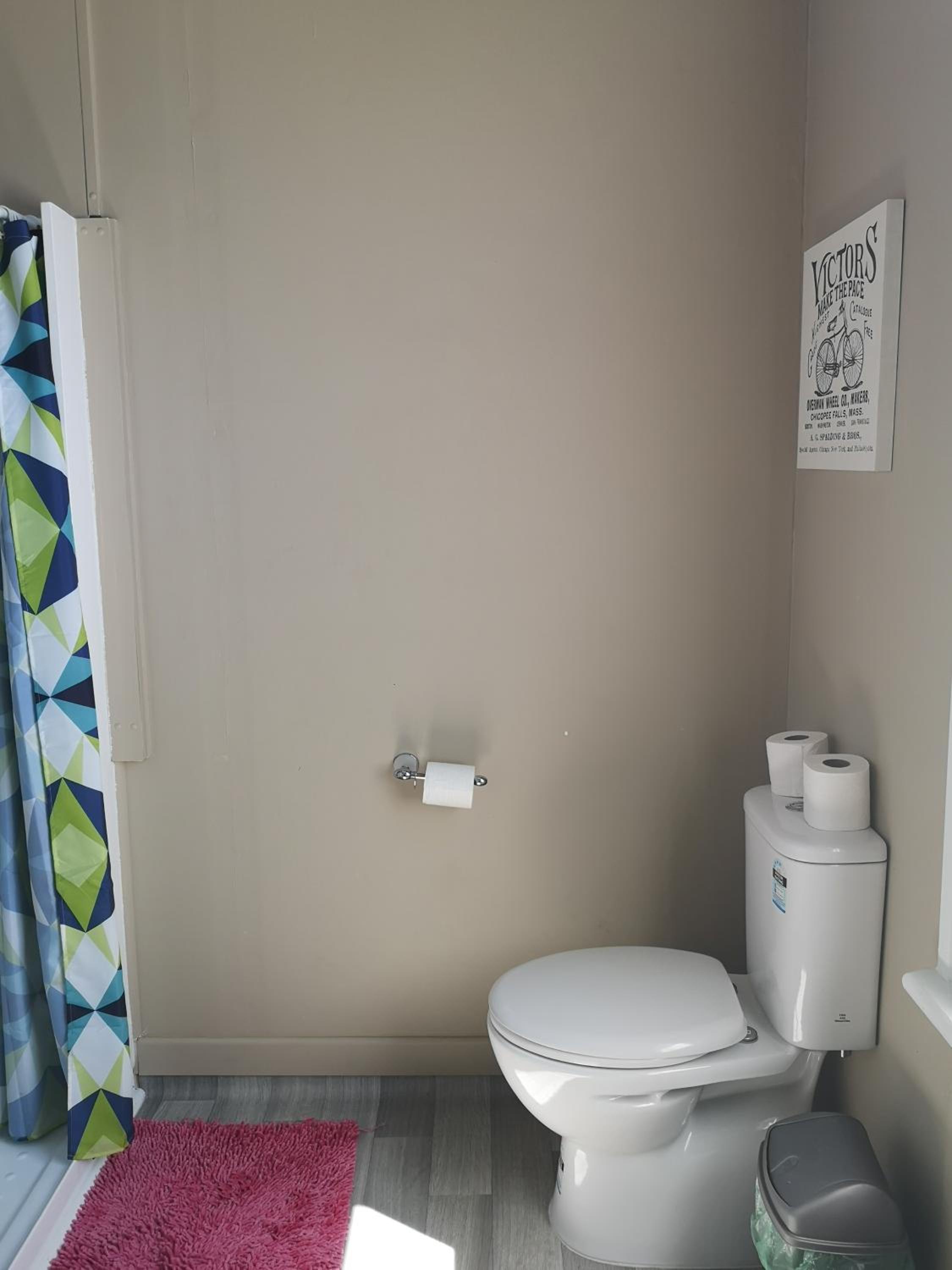 Family Room with Private Bathroom photo 3