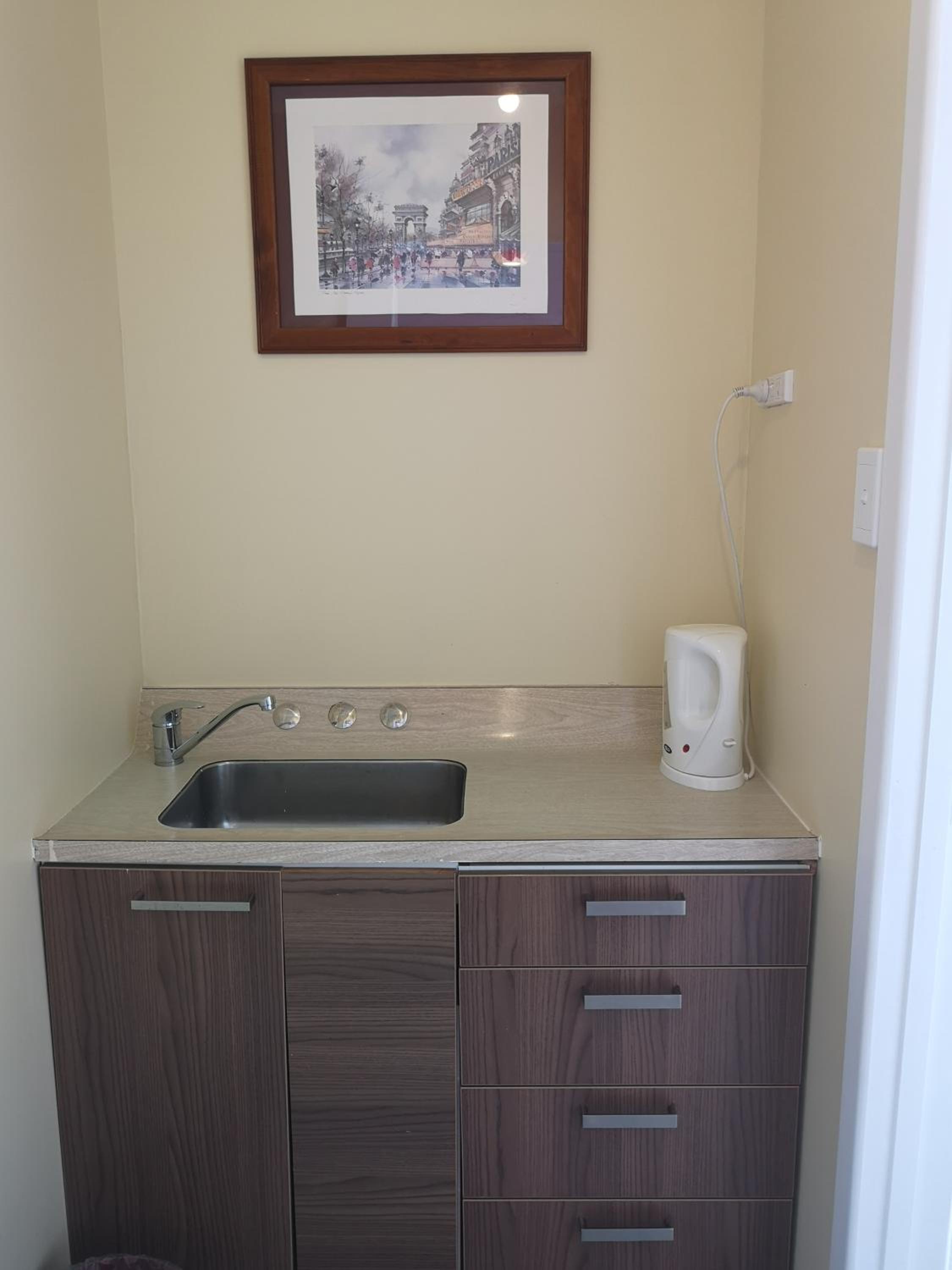 Family Room with Private Bathroom photo 2