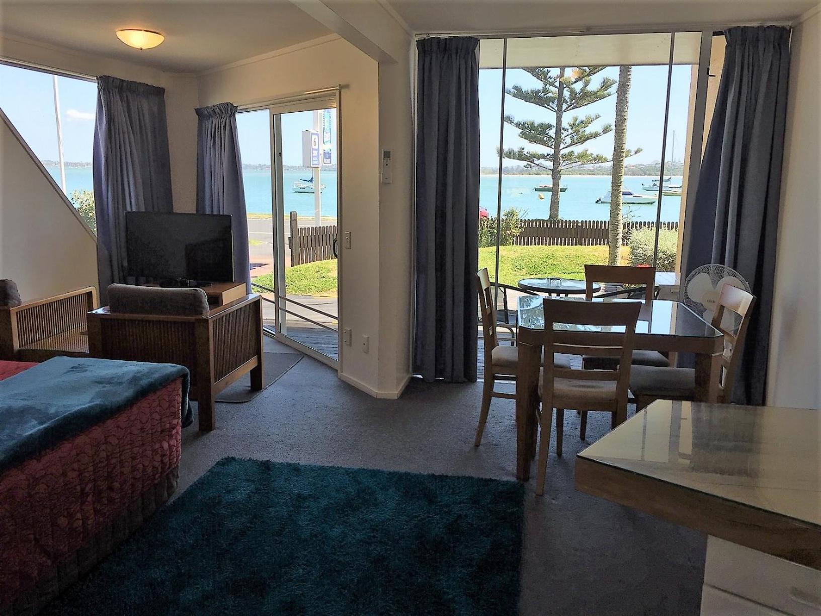One-Bedroom Suite with Sea View - Photo 1