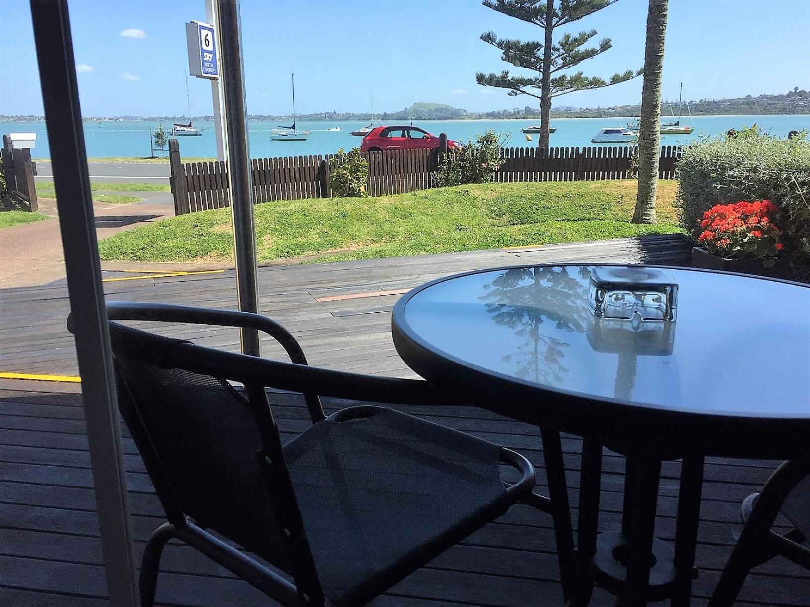One-Bedroom Suite with Sea View - Photo 2