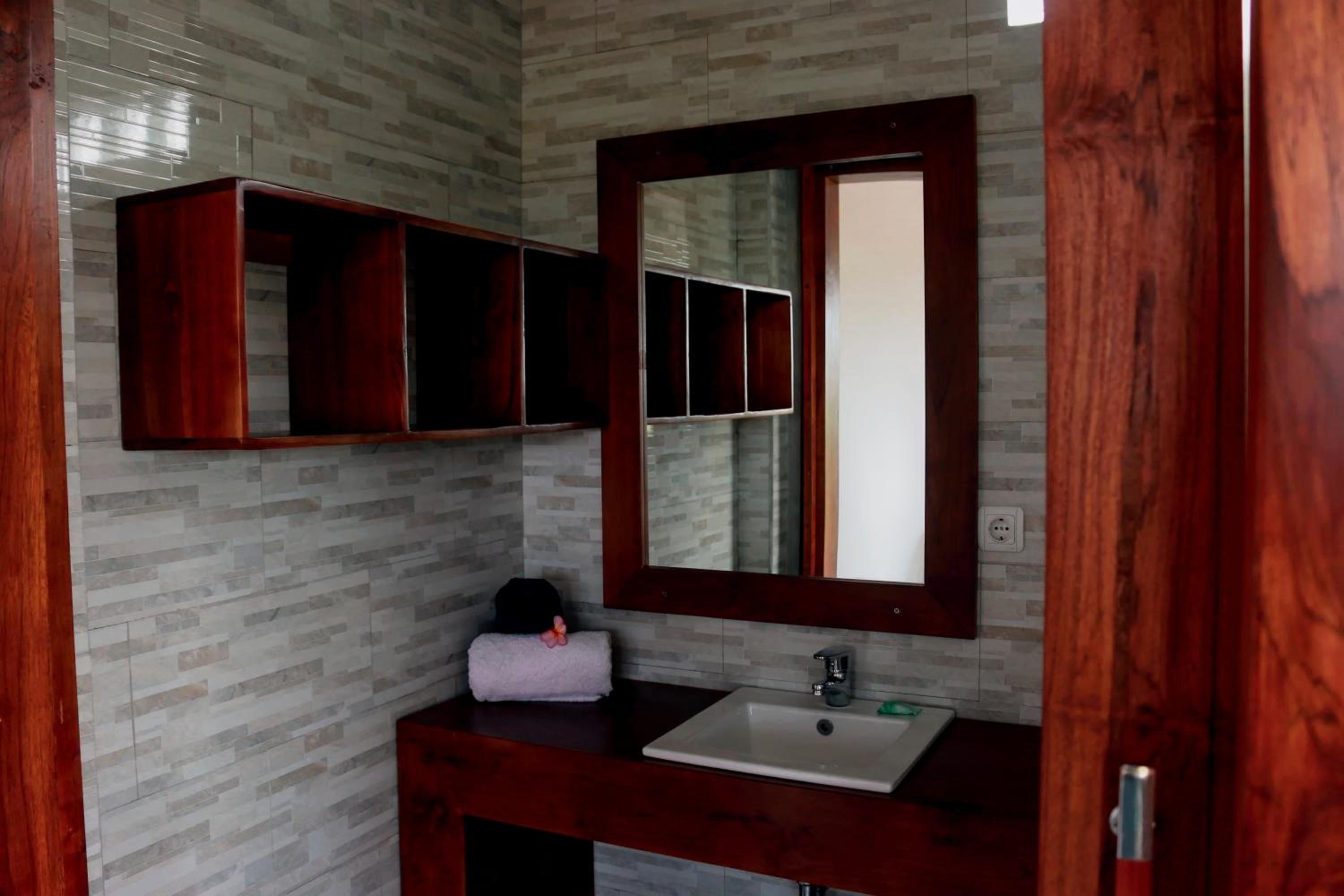 Standard Double Room - Photo 10