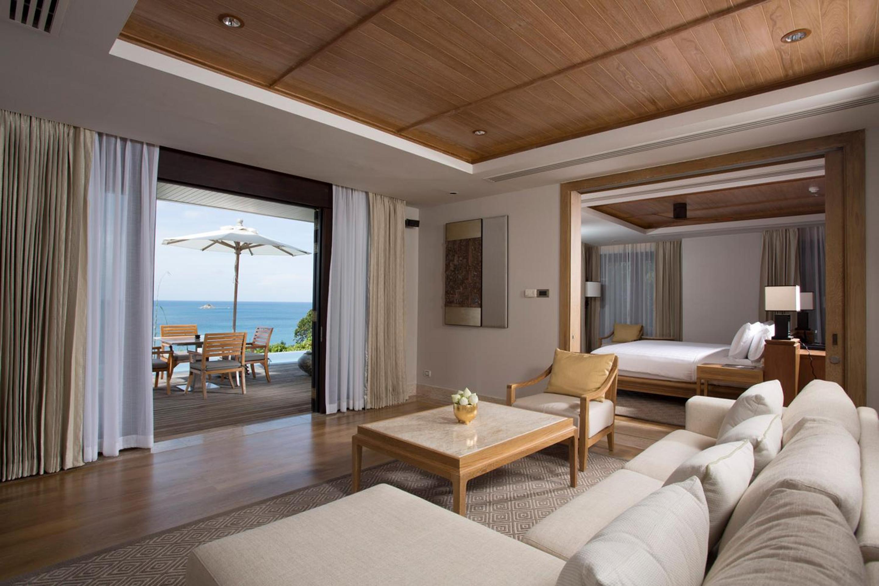 Signature Ocean View Pool Suite - Photo 9