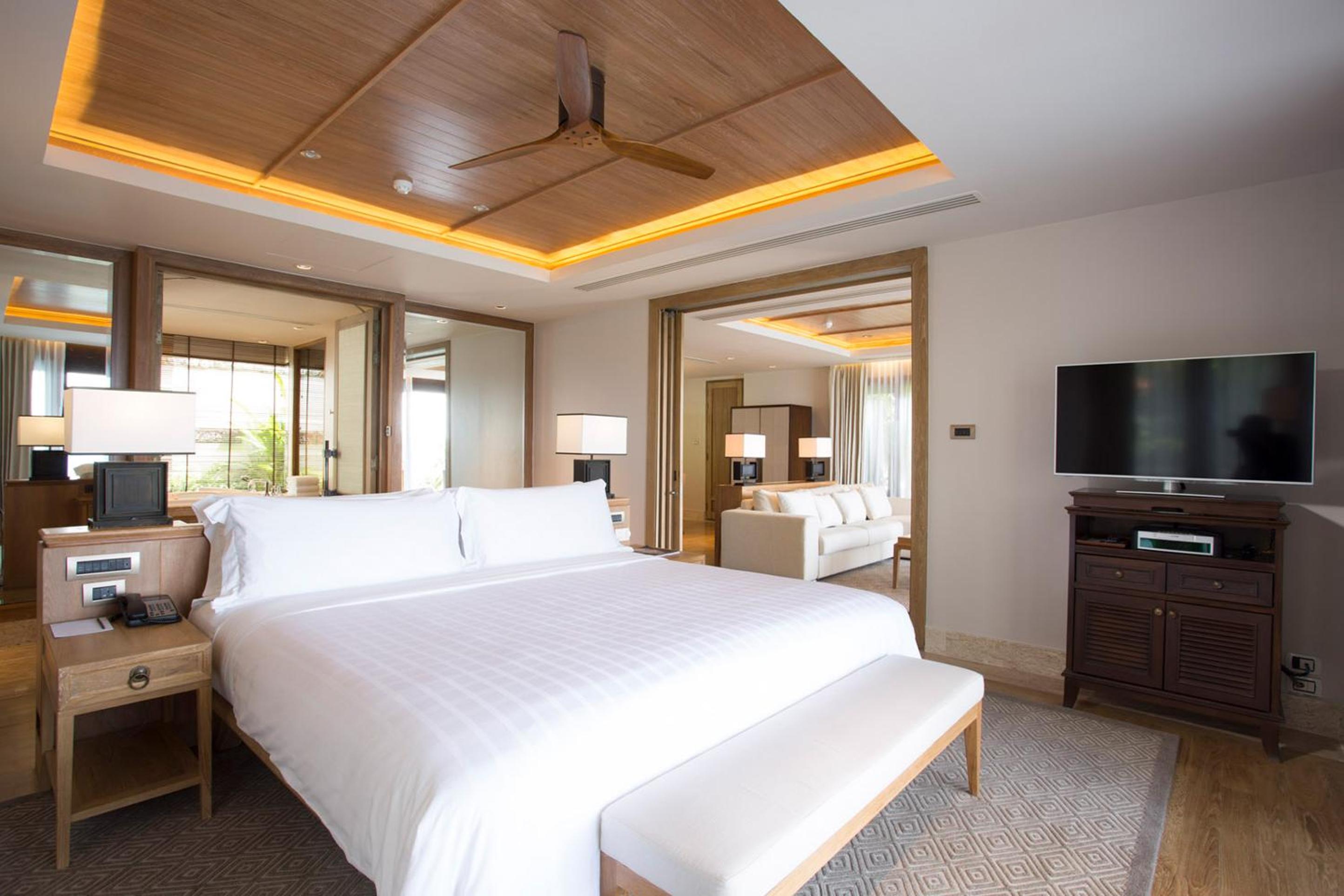 Signature Ocean View Pool Suite - Photo 1