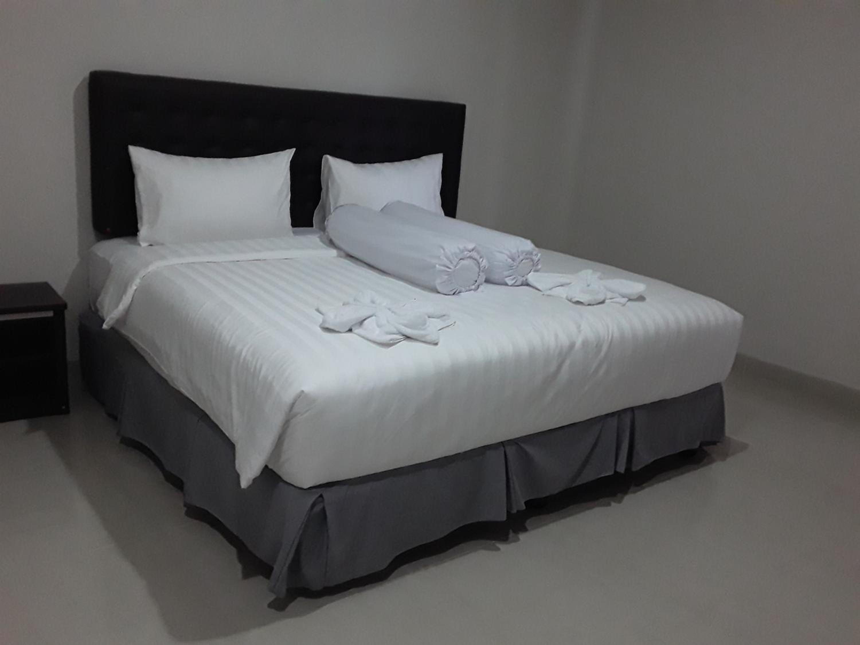 Double or Twin Room - Photo 4