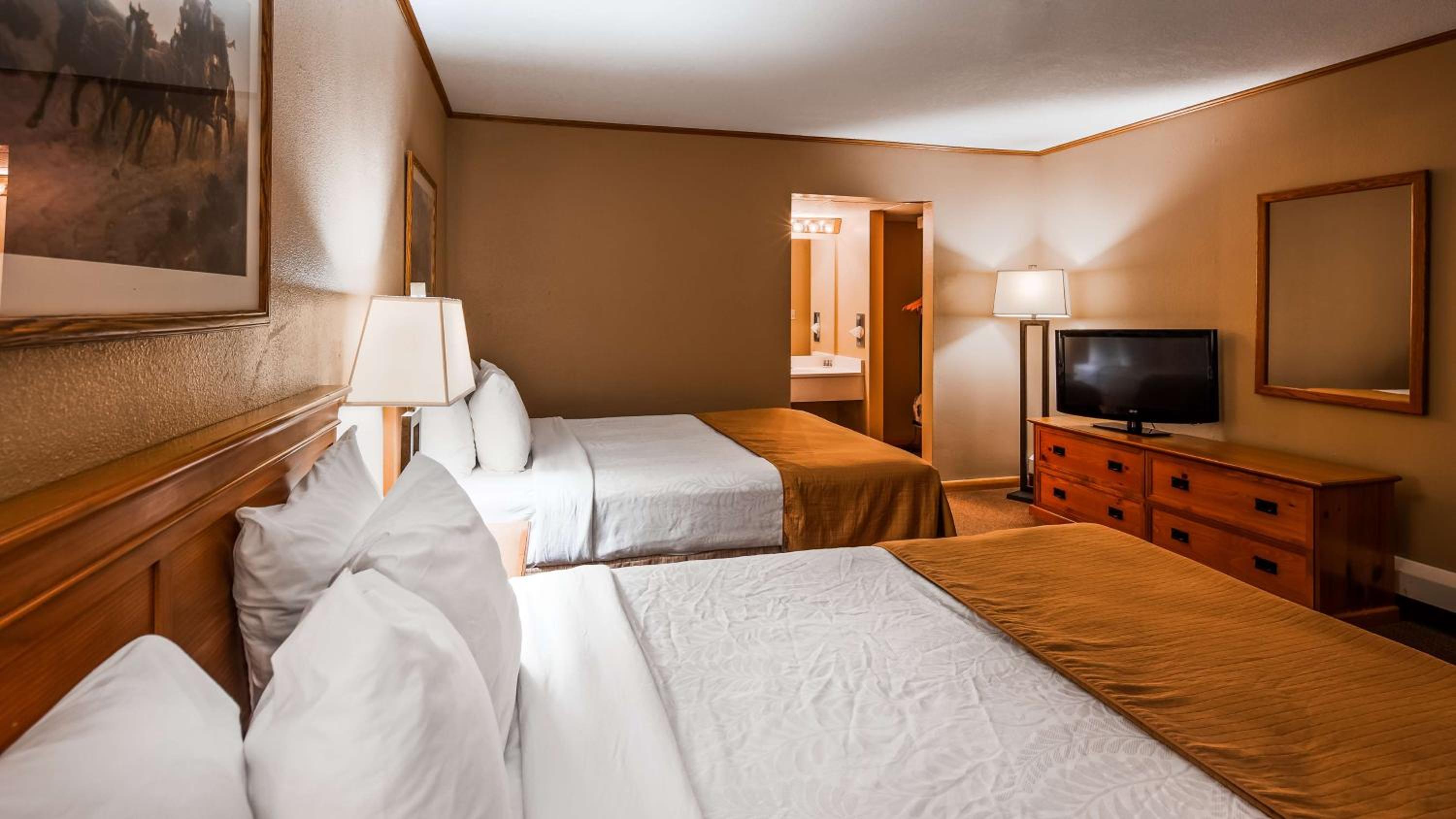 Deluxe Queen Room with Two Queen Beds