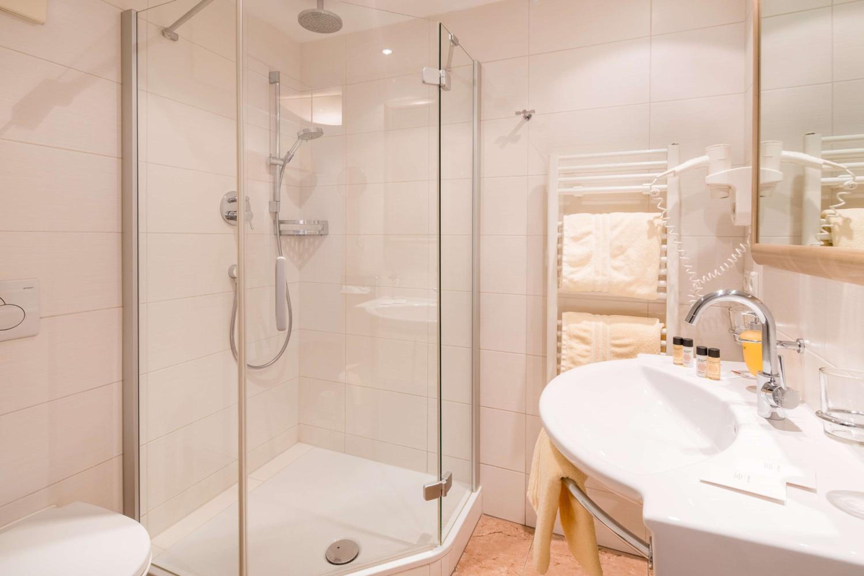 Classic Double Room - Photo 10