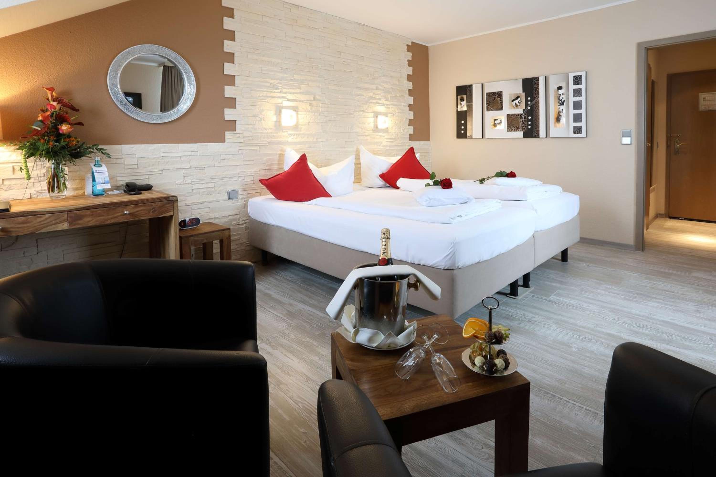 Superior Twin Room - Photo 4