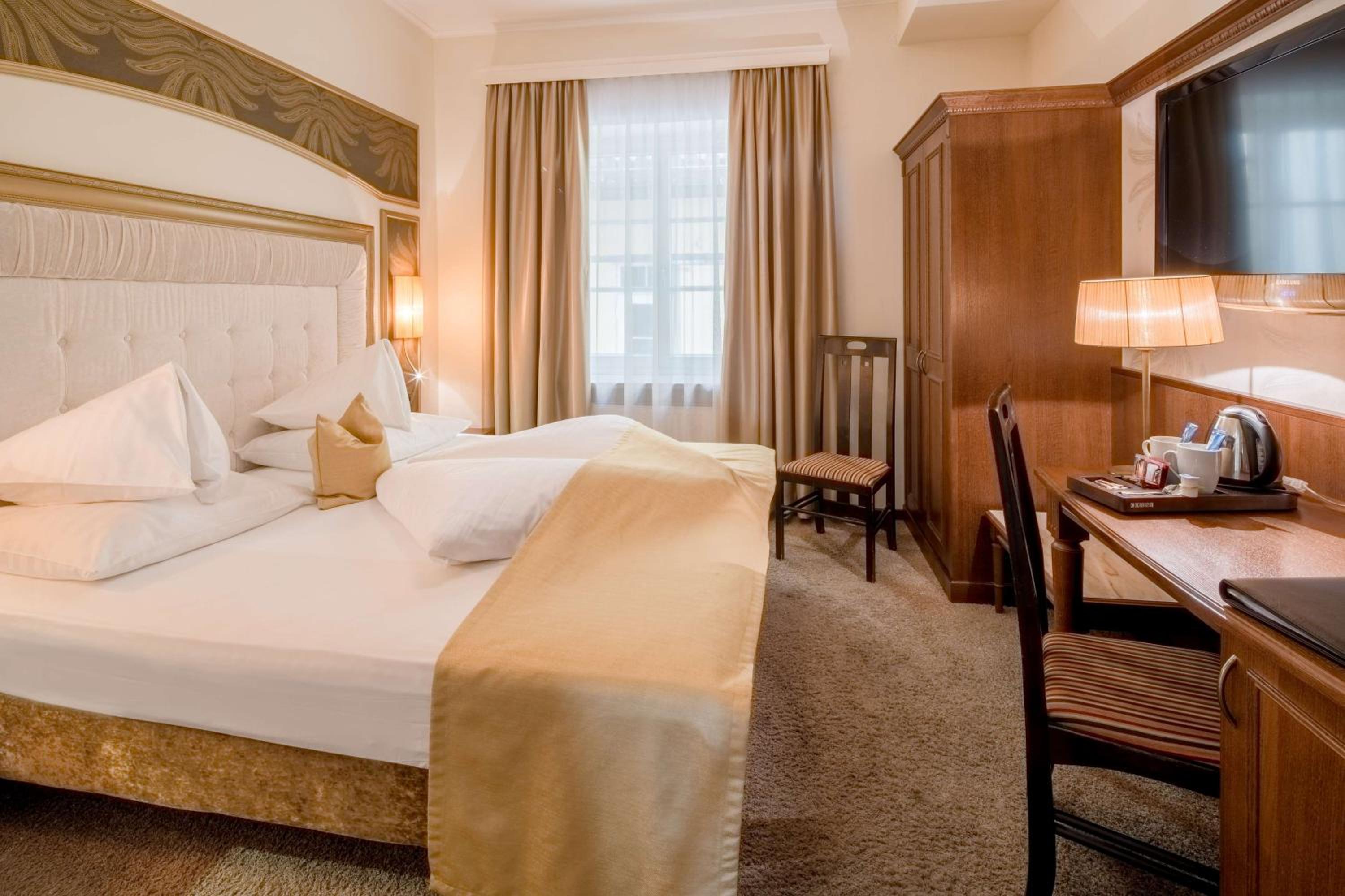Deluxe Double Room - Photo 4