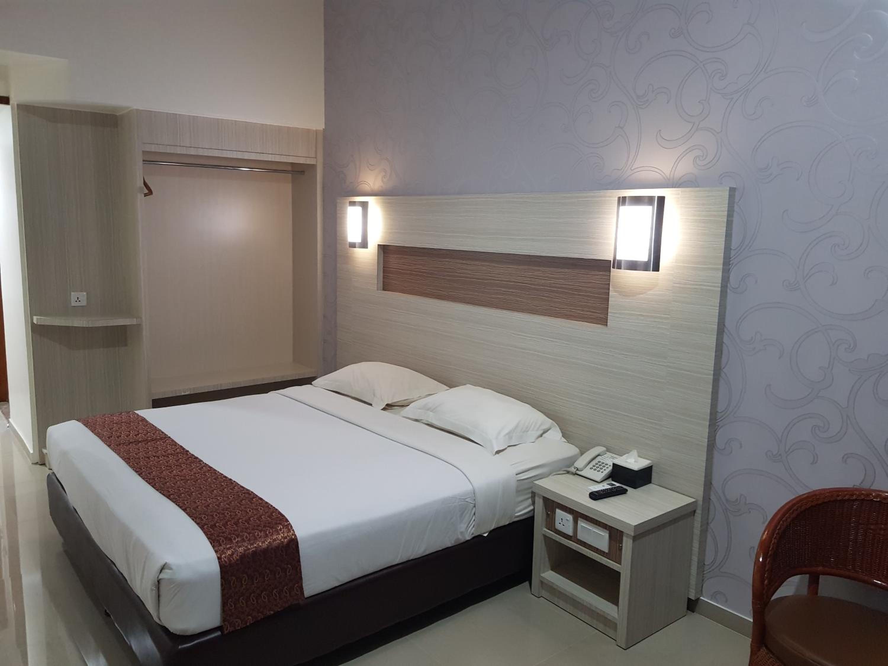 Deluxe Double or Twin Room photo 2