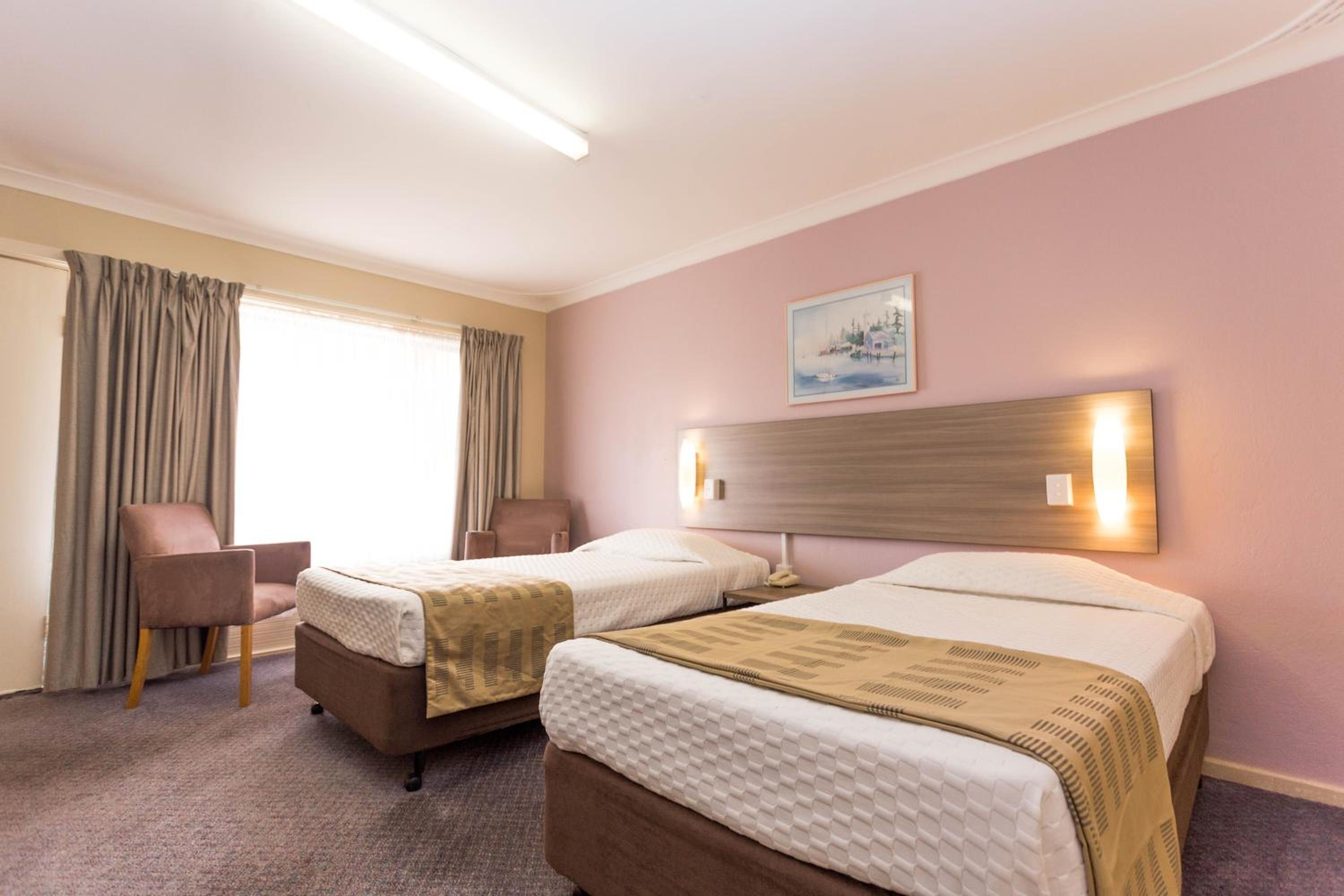 Comfort Twin Room - Photo 2
