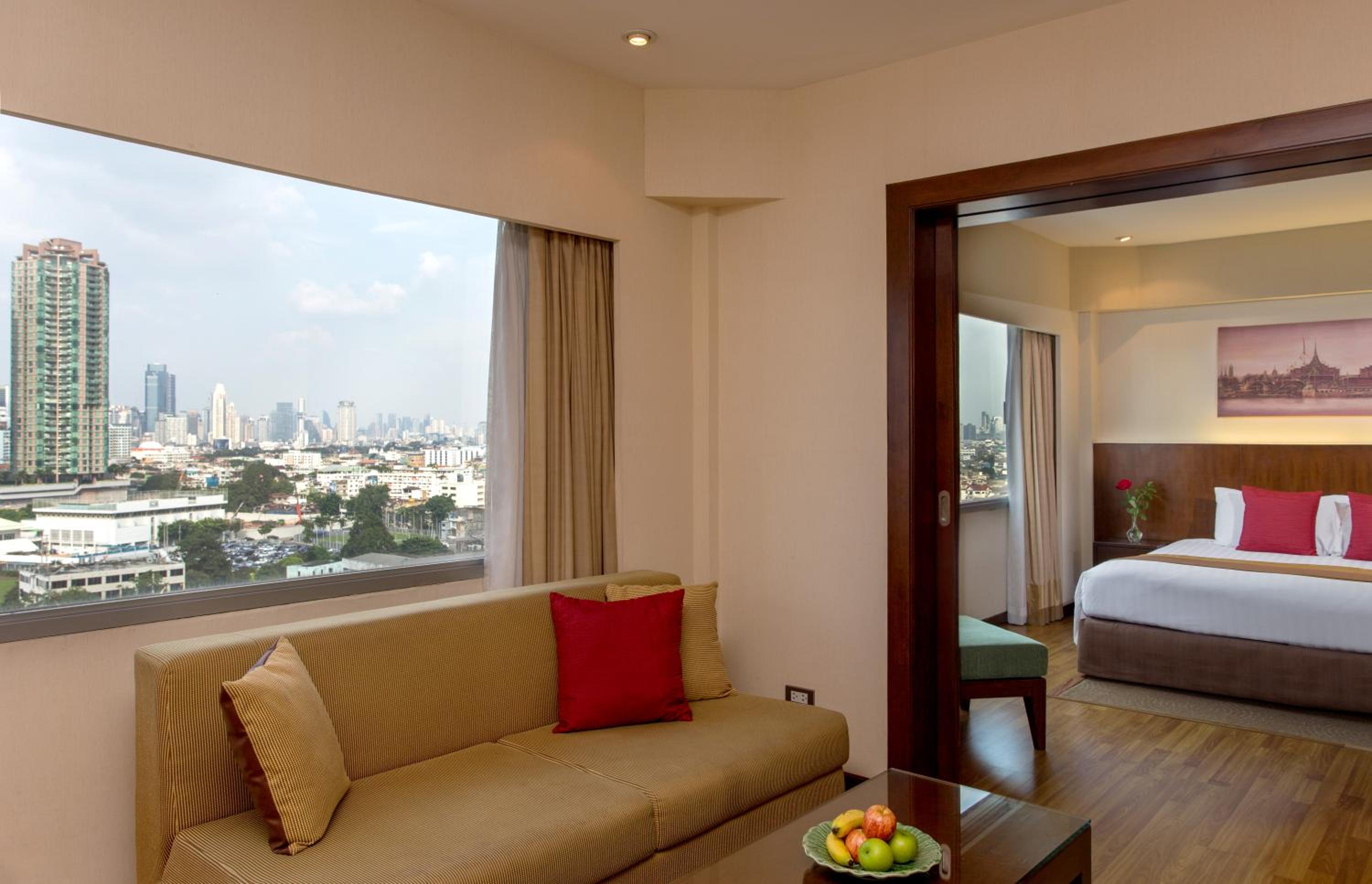 King Suite with River View