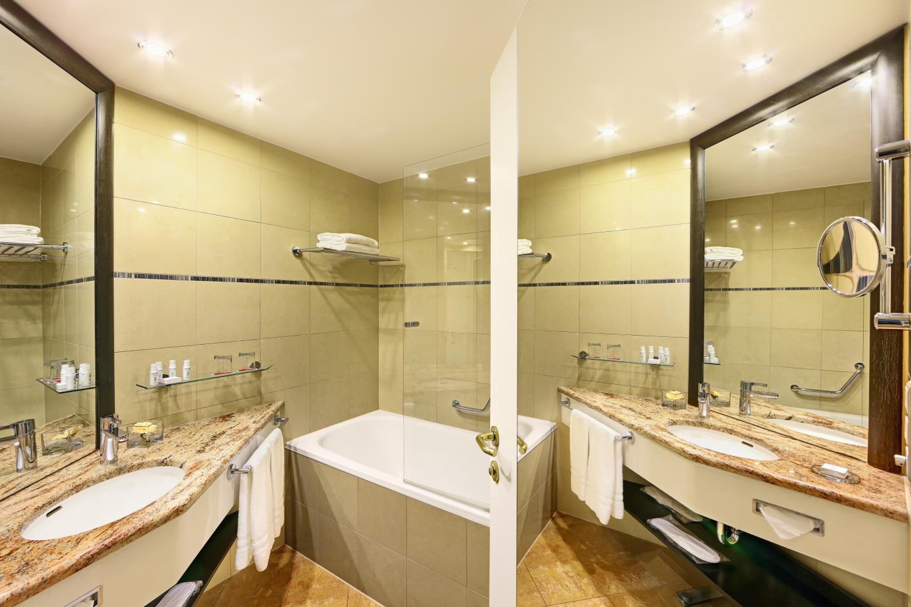 Double or Twin Room - Photo 2