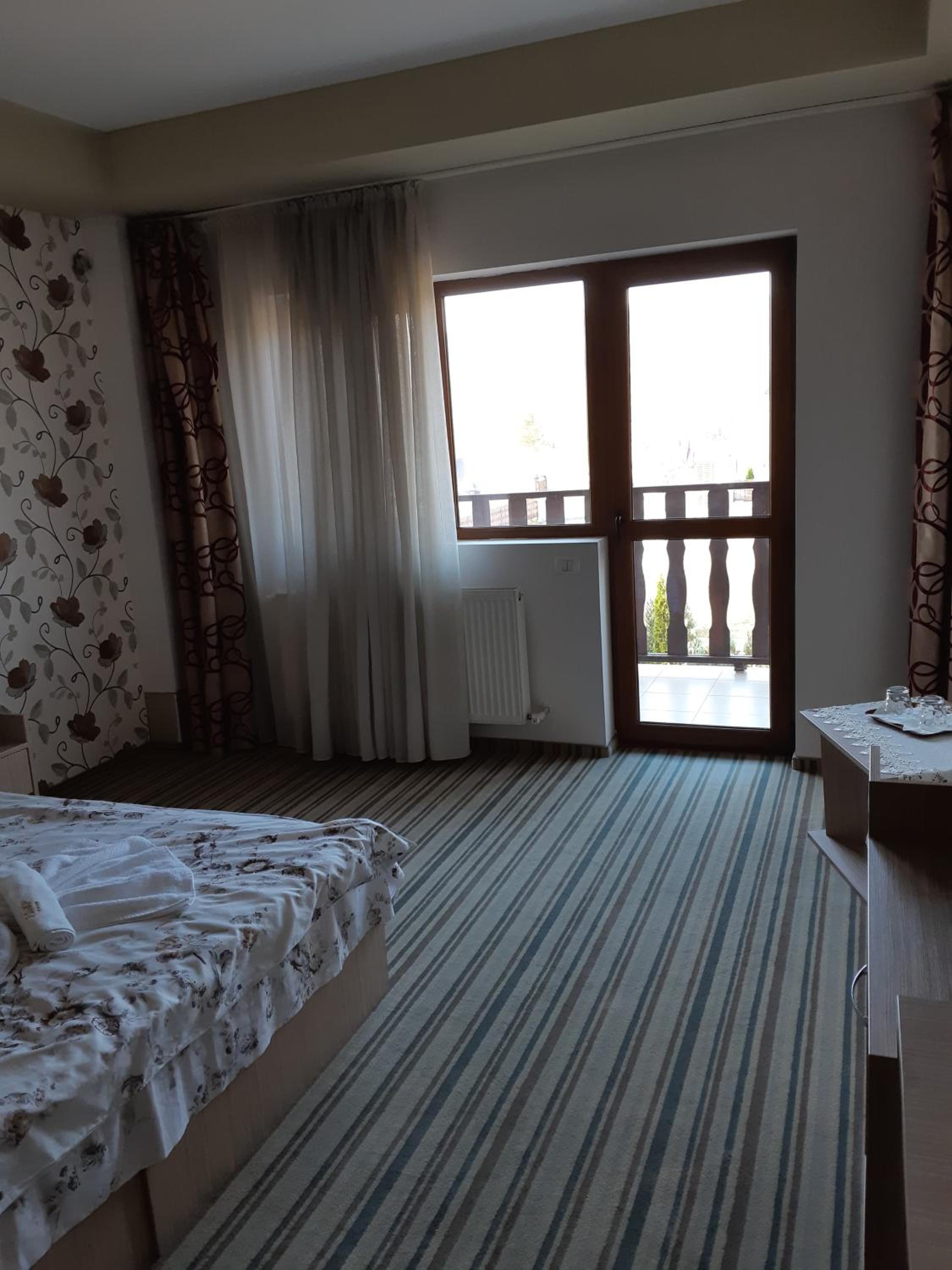 Double or Twin Room with Balcony photo 3