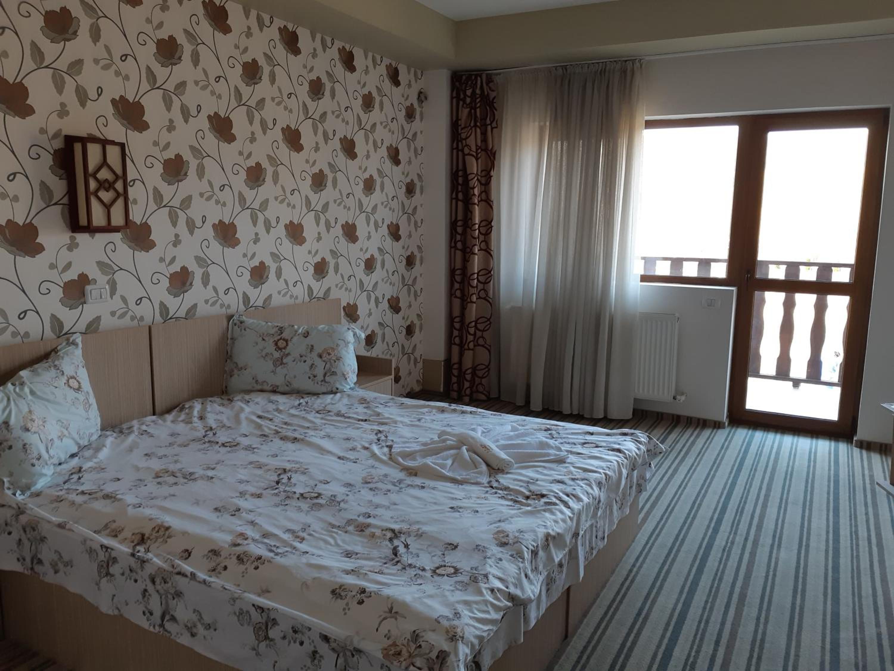 Double or Twin Room with Balcony photo 2