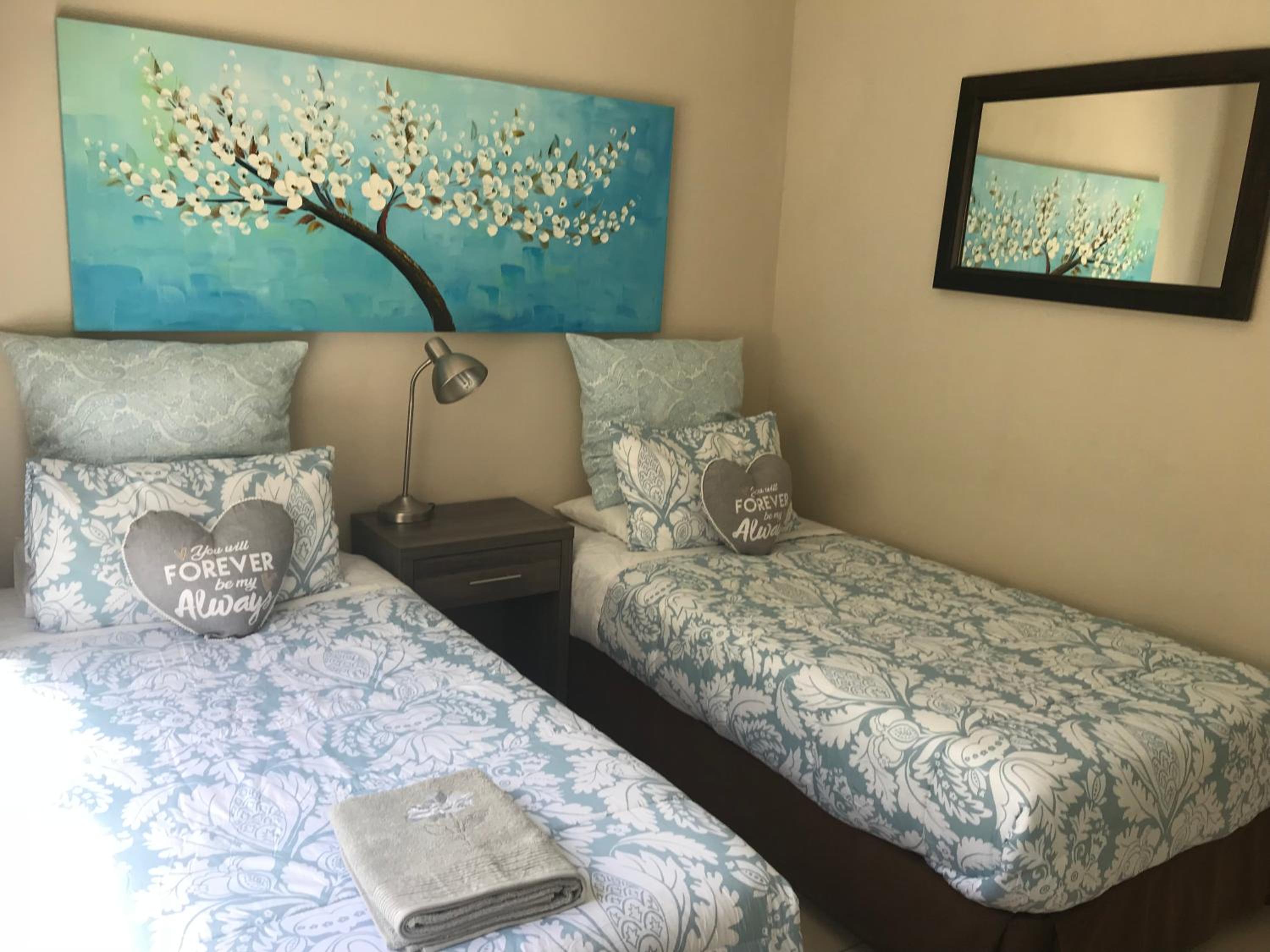 Twin Room with Shared Bathroom photo 1