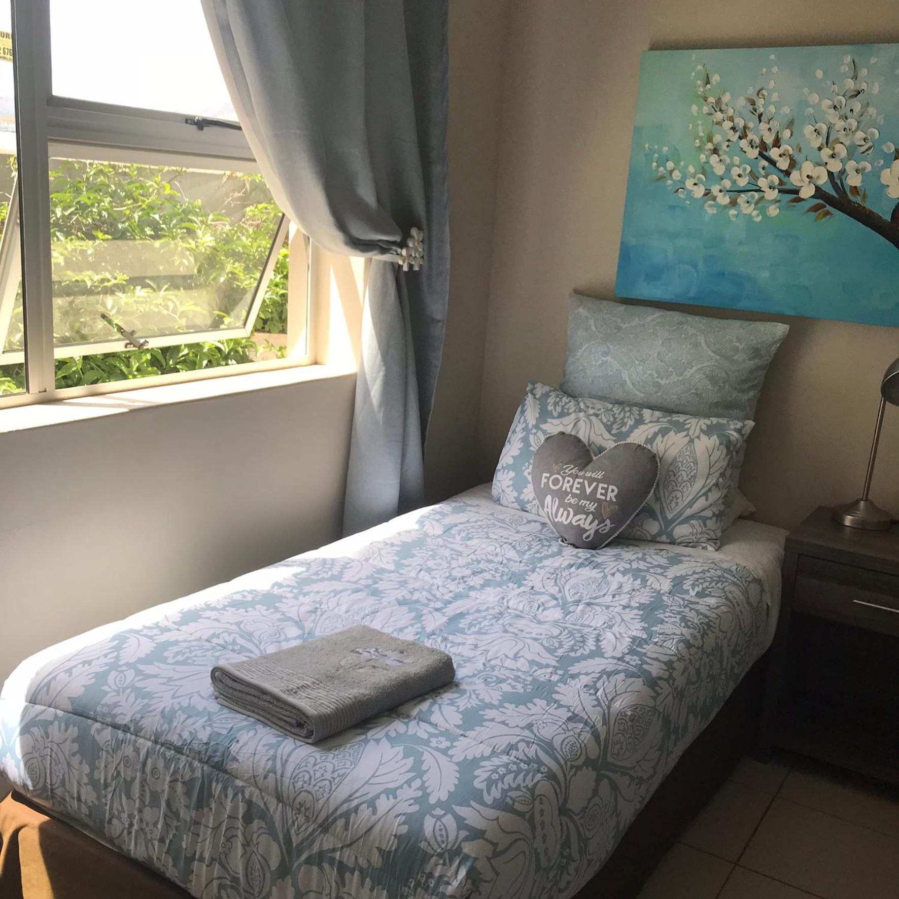 Twin Room with Shared Bathroom photo 3