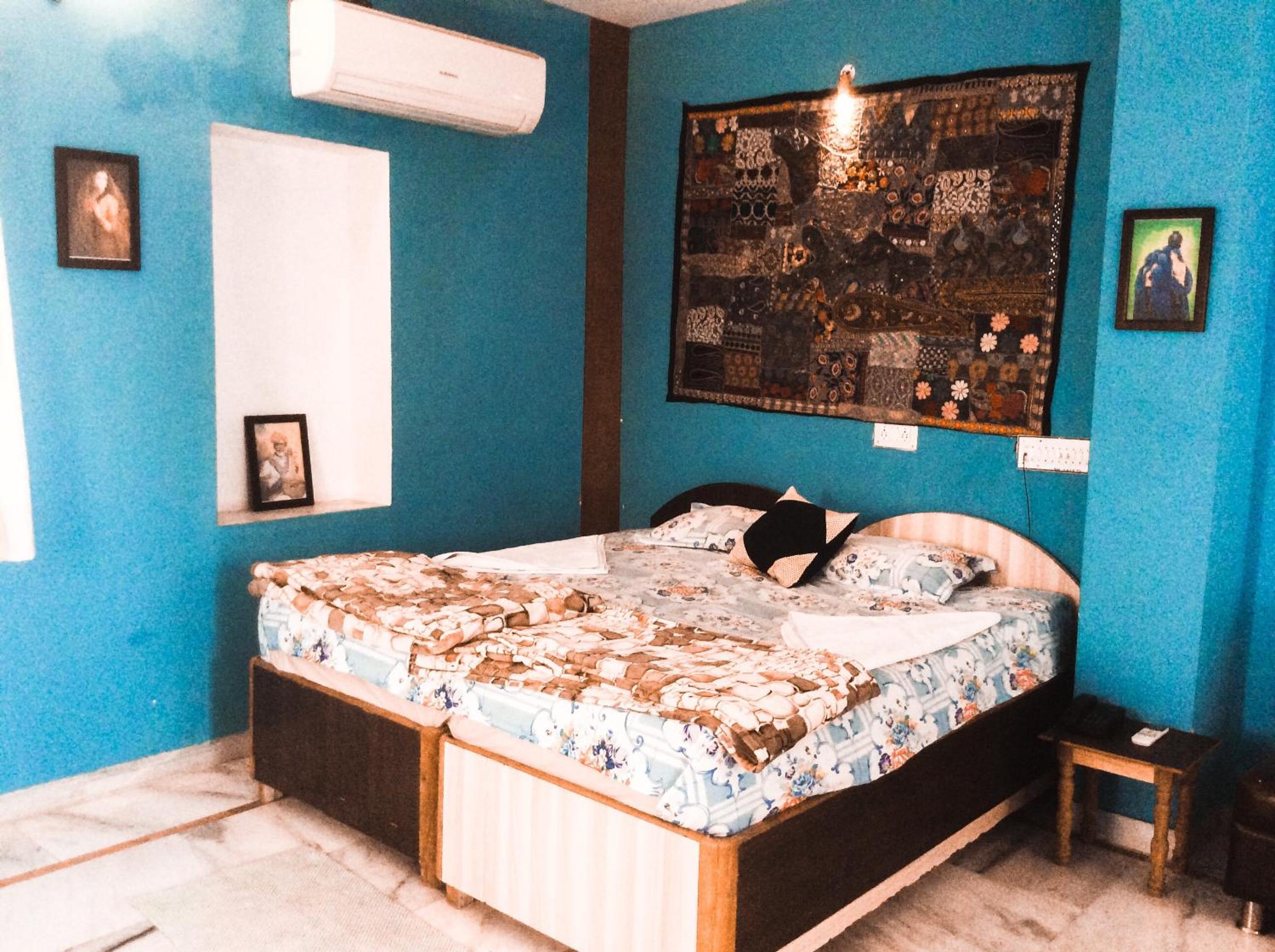 Deluxe Double Room (2 Adults + 1 Child) photo 1