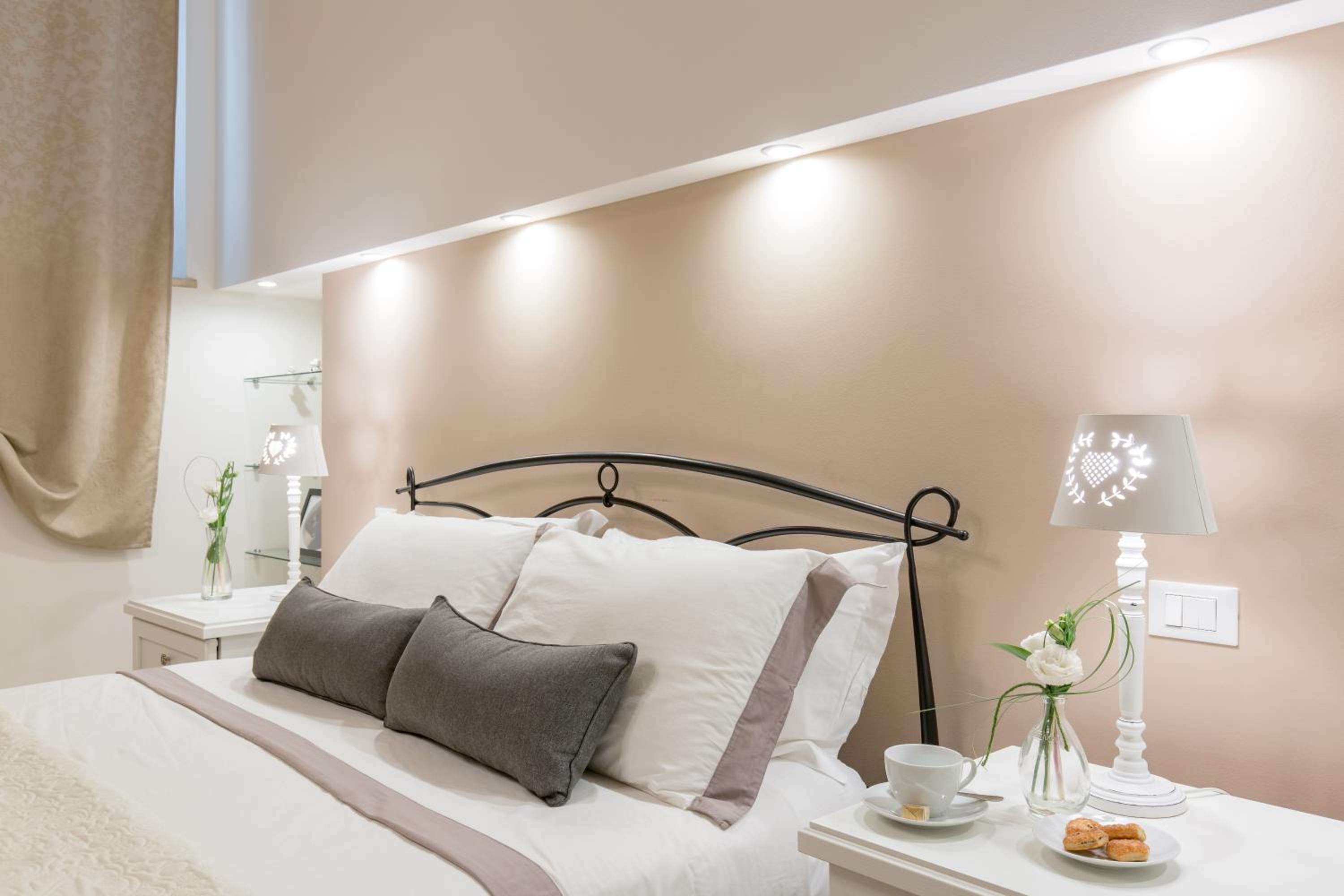 One-Bedroom Apartment - Photo 3