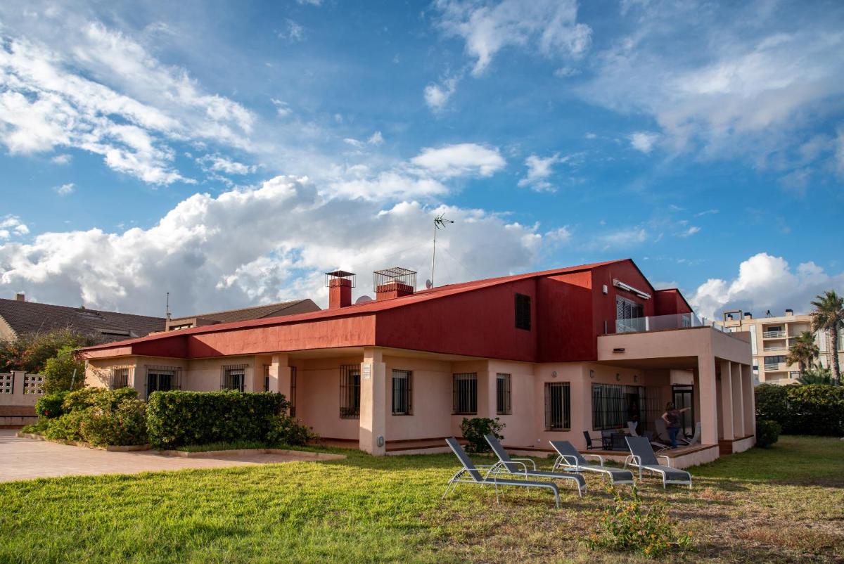 Seven-Bedroom House
