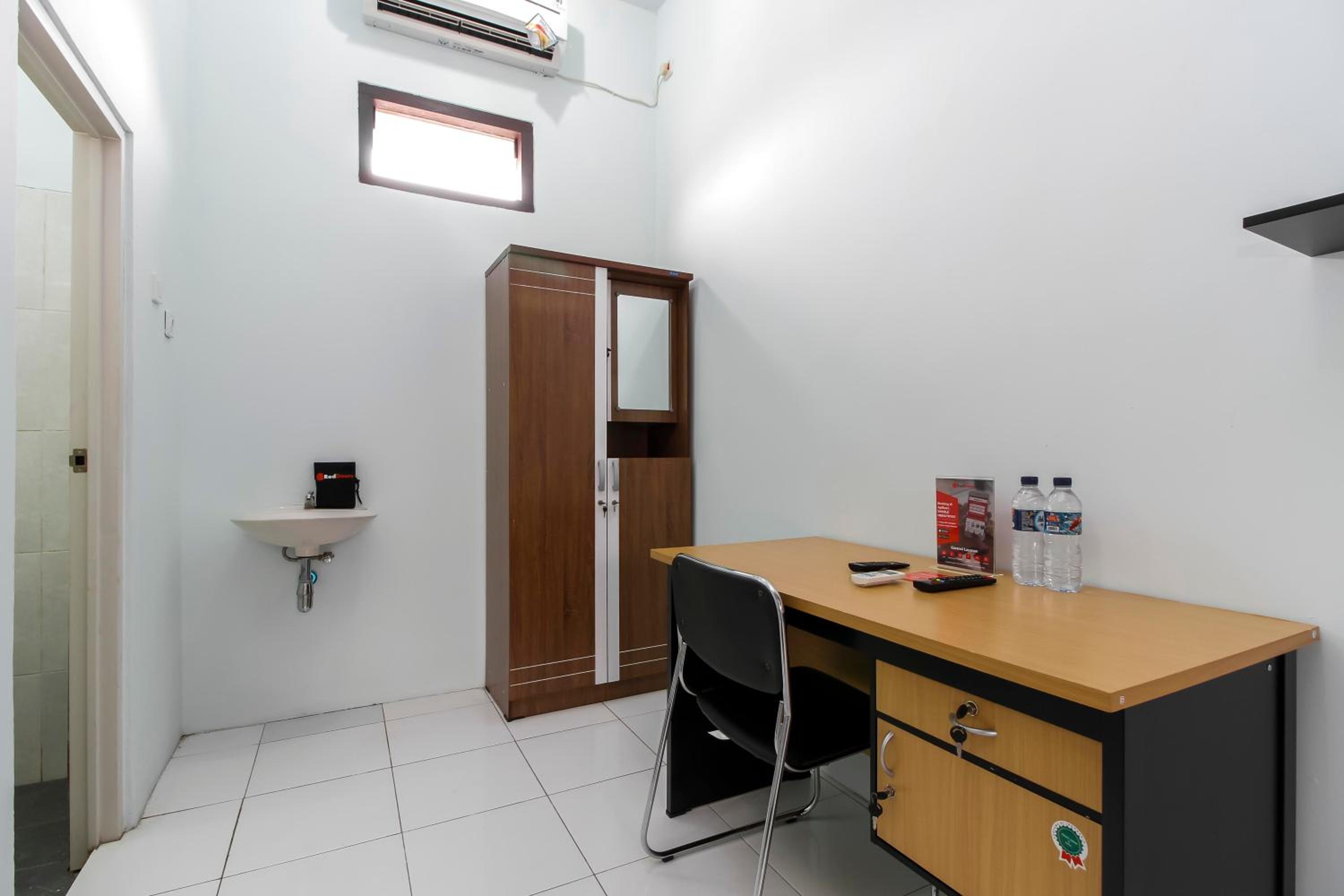 Standard Double Room - Photo 10