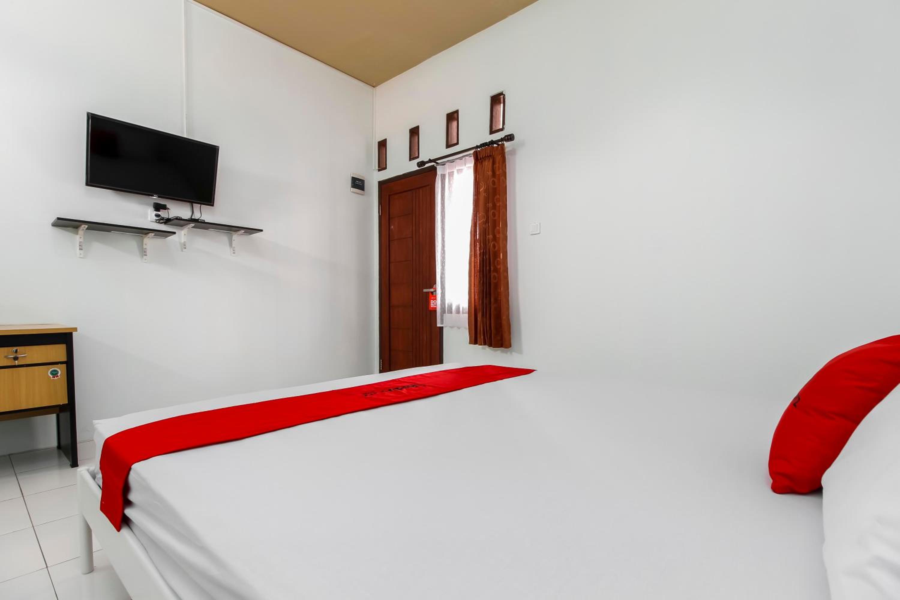 Standard Double Room - Photo 7