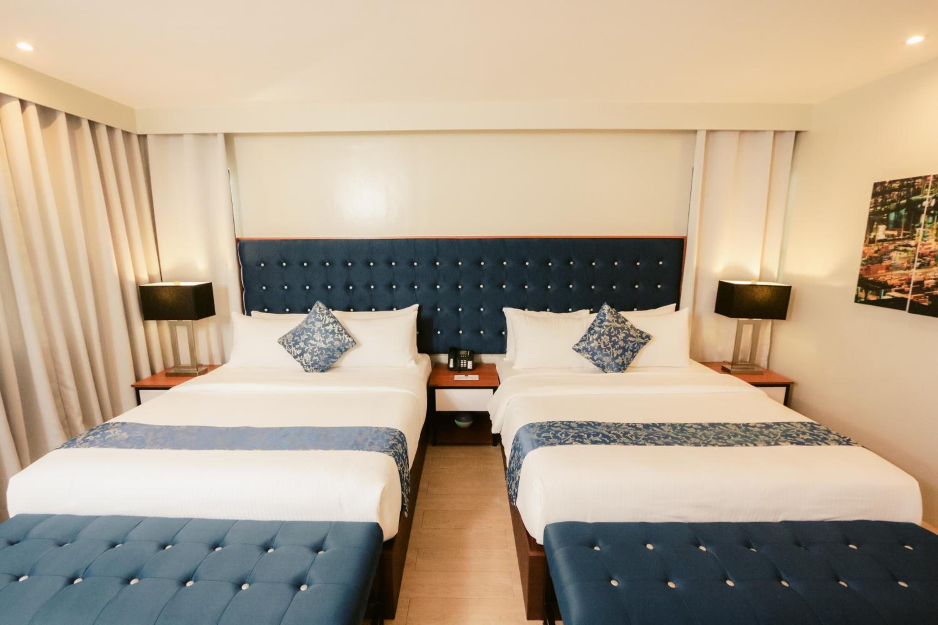 Deluxe Family Room