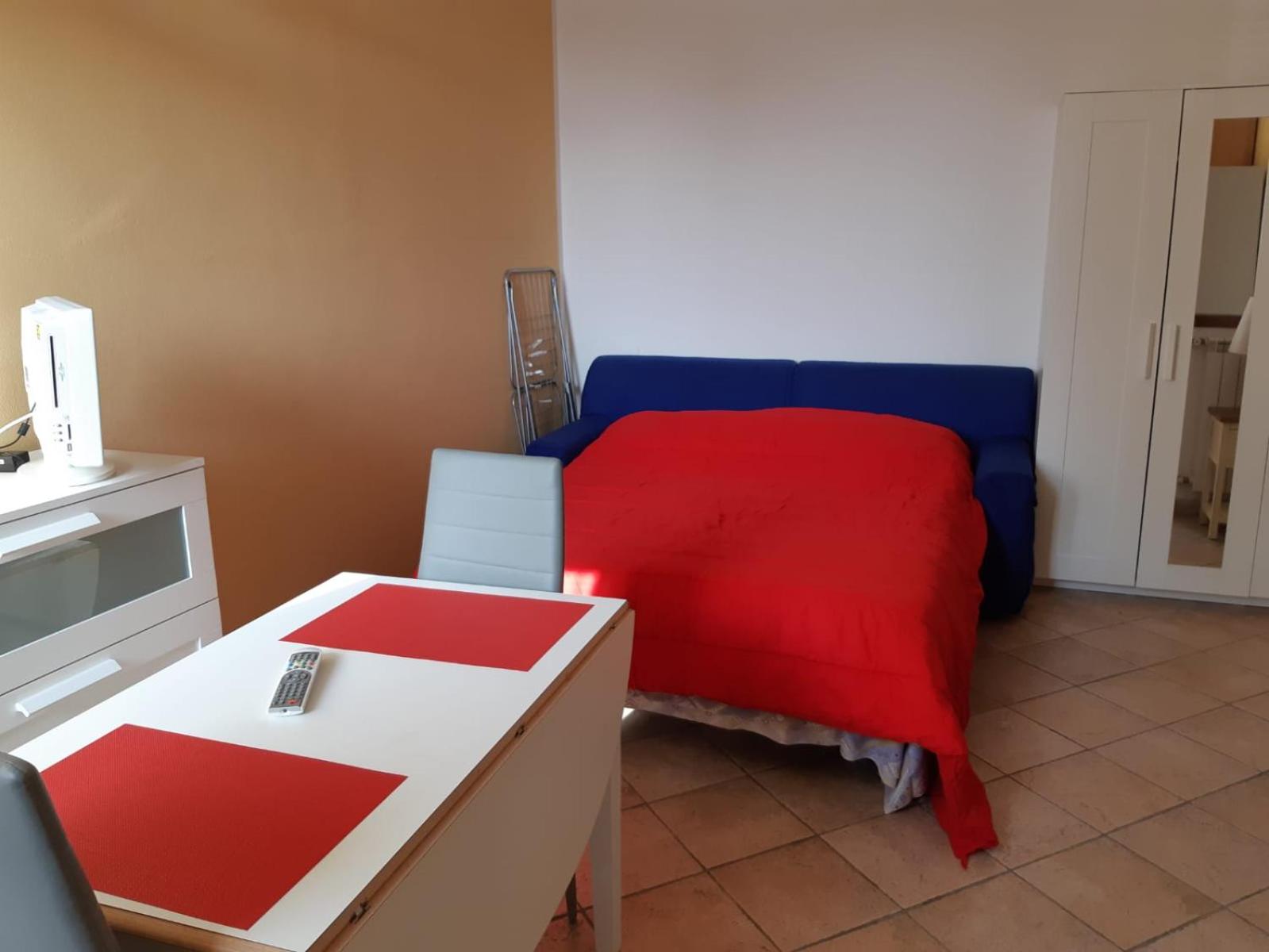 King Studio with Sofa Bed