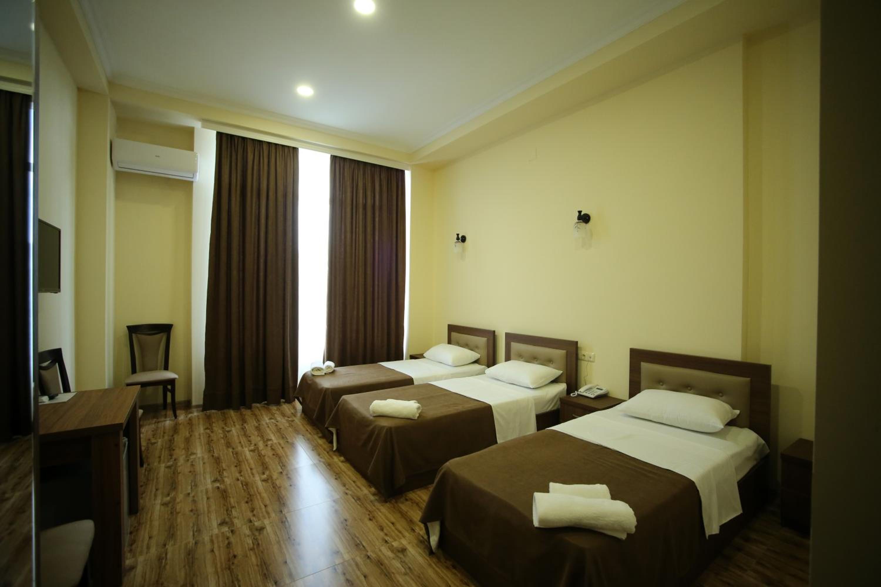Triple Room with Bath