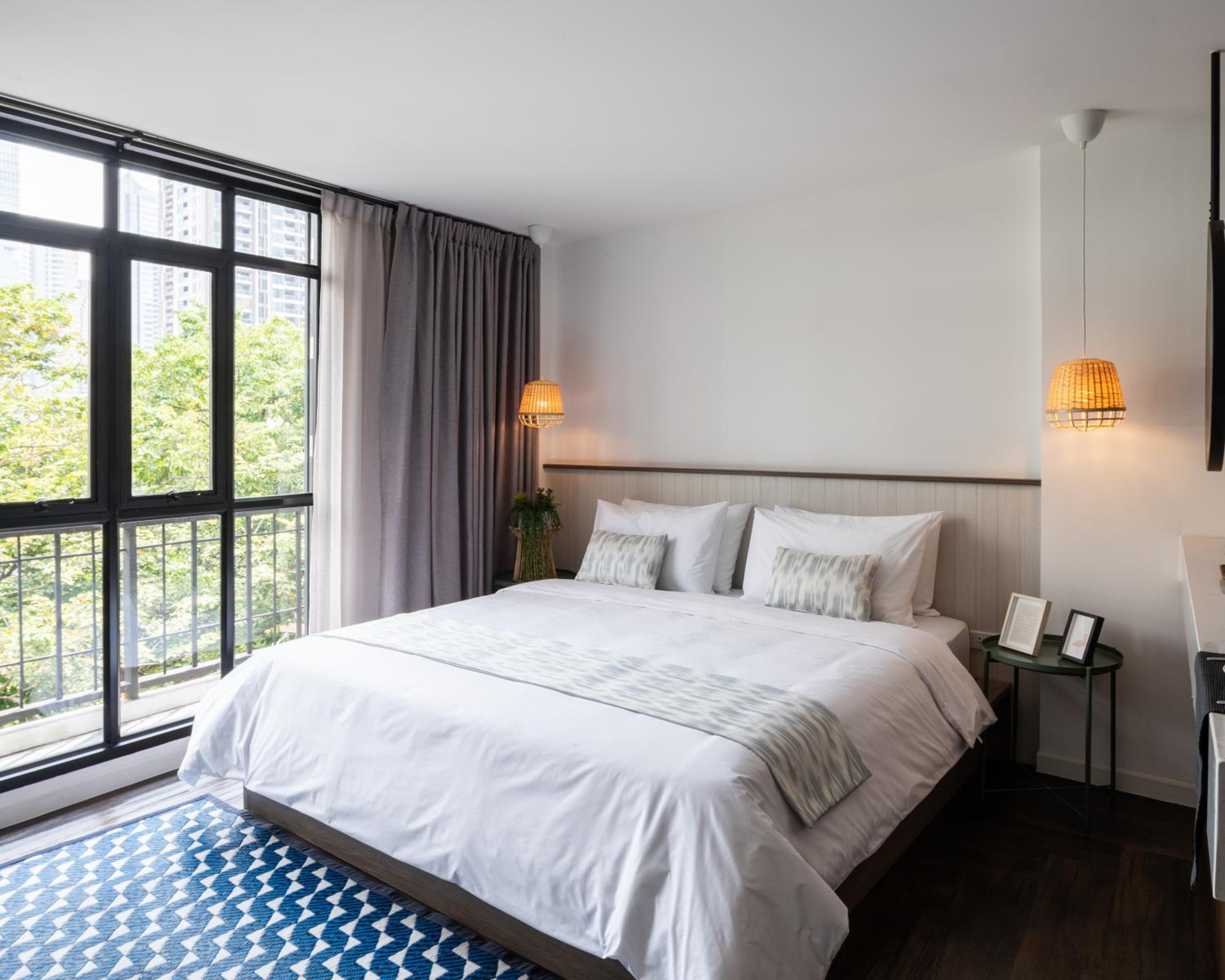Deluxe King Room photo 1