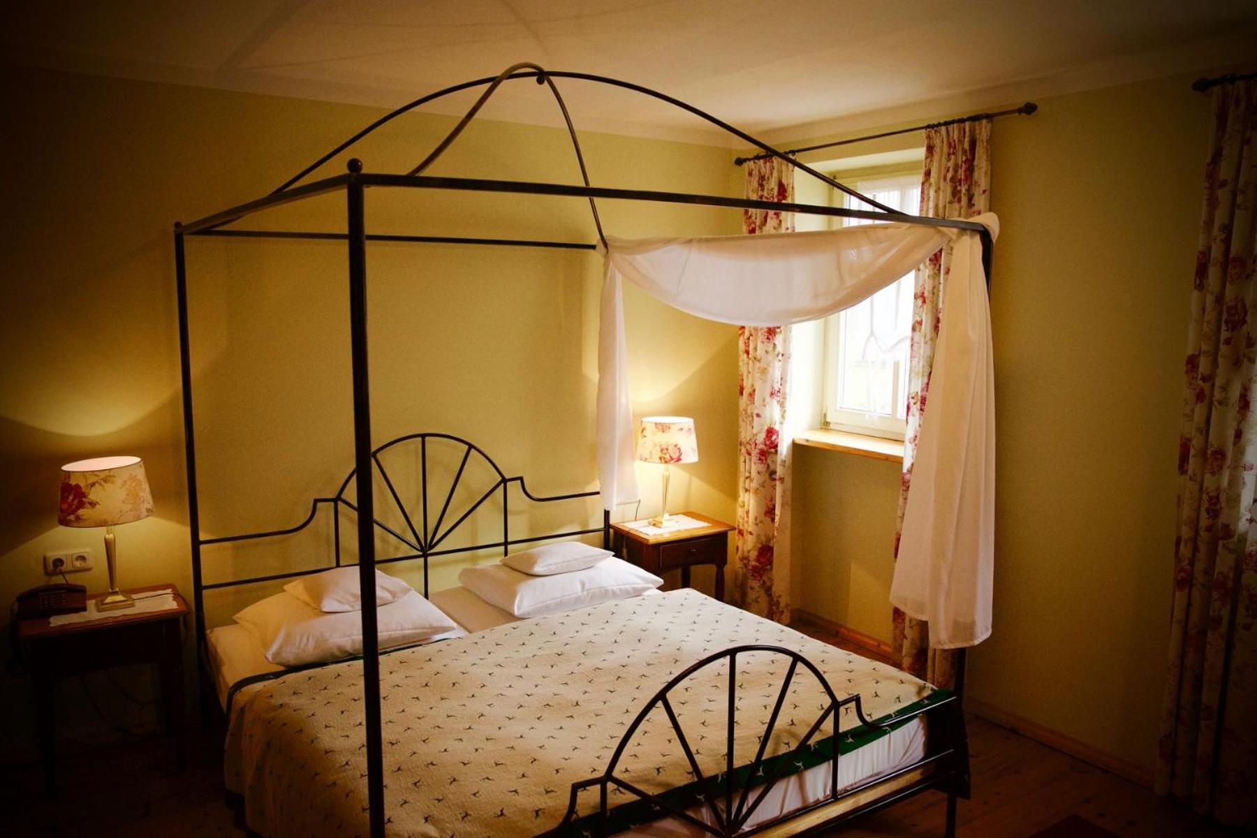 Double Room - Photo 3