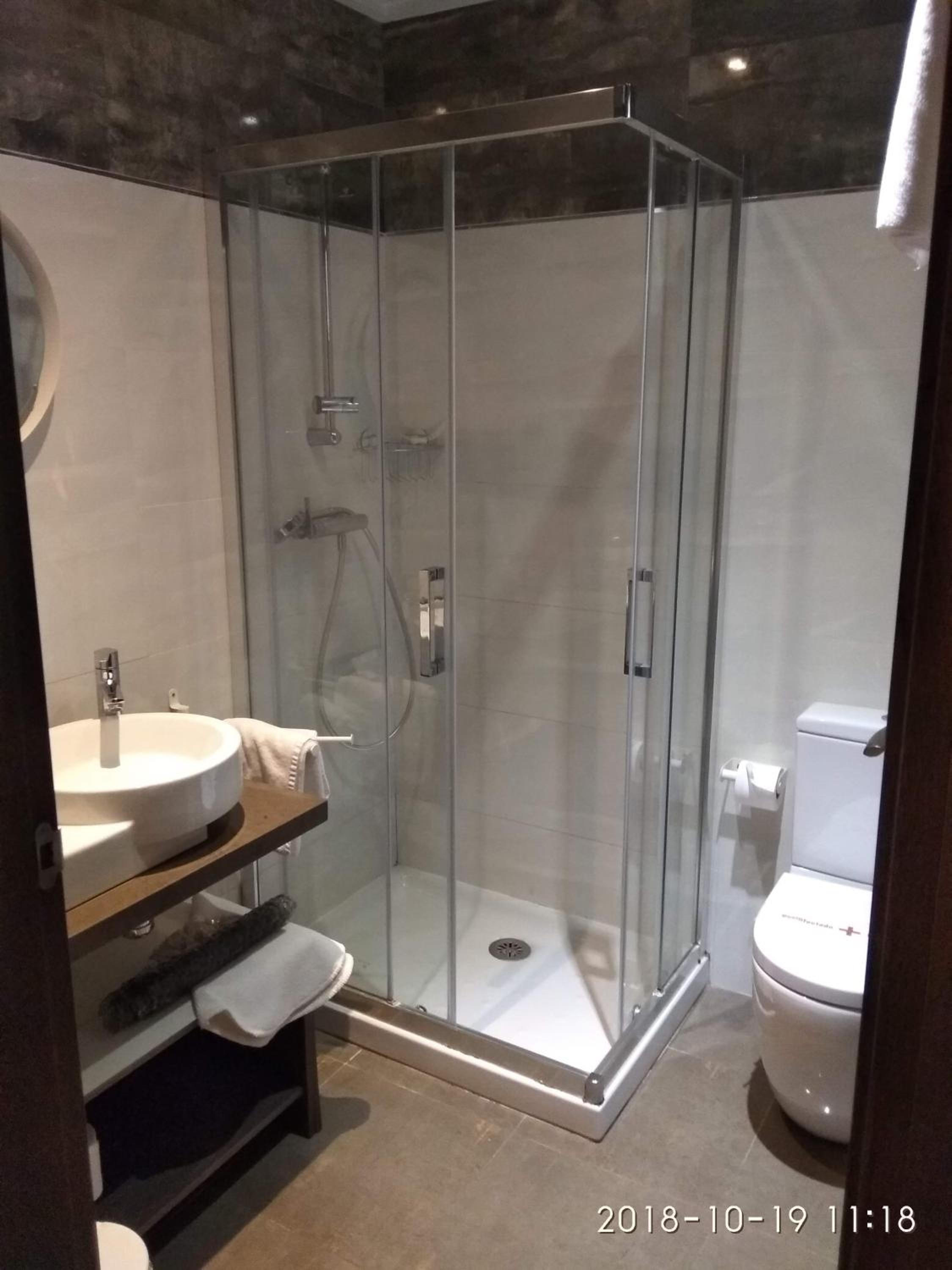 Double Room - Photo 9