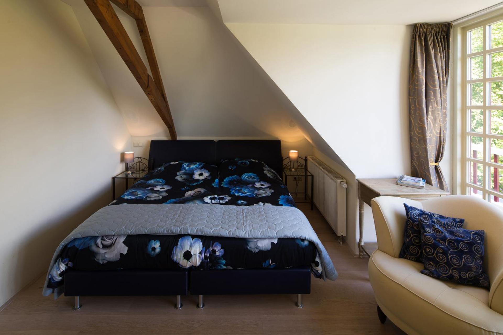 King Room with Spa Bath