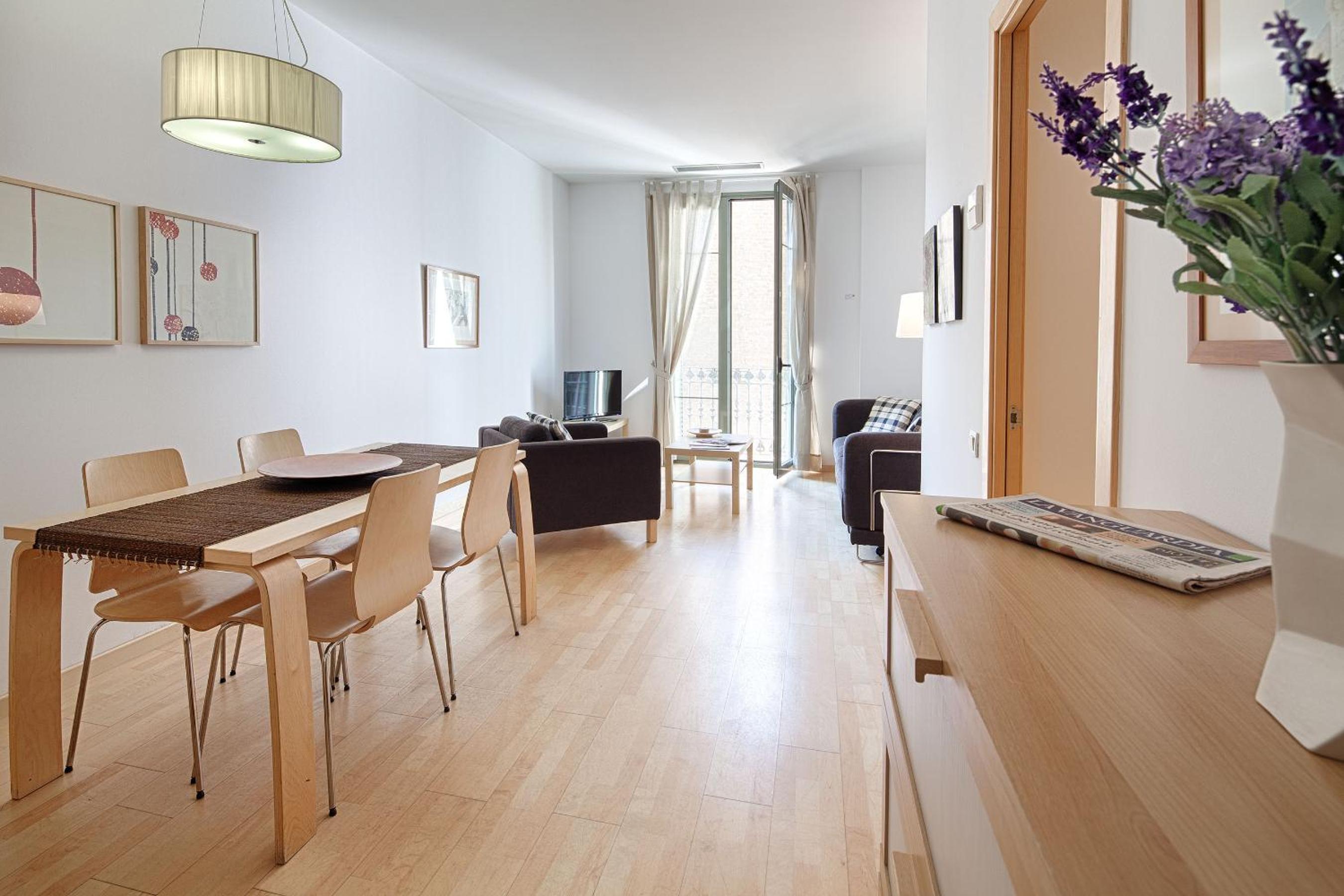 Apartment photo 2