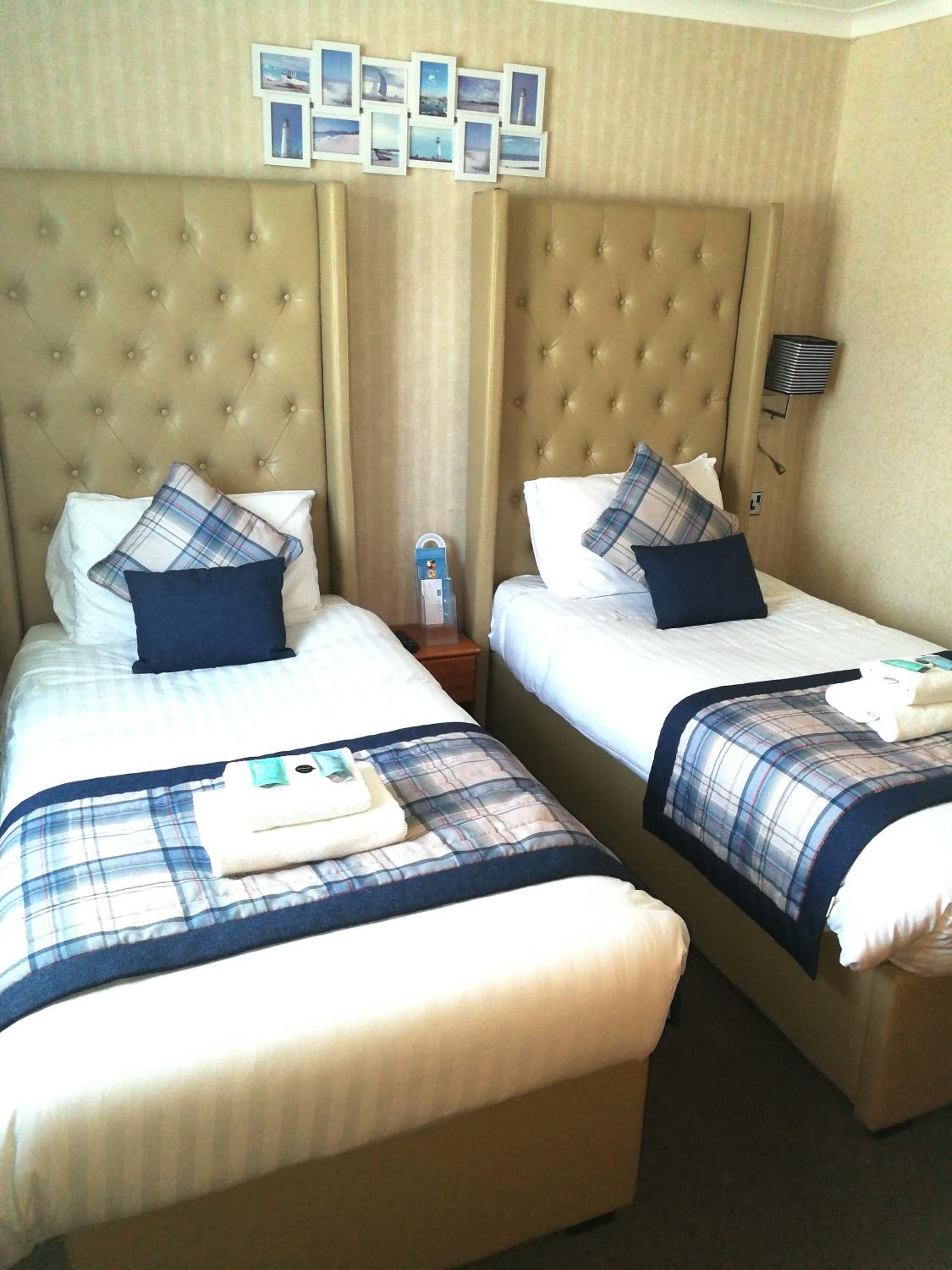 Twin Room - Photo 1