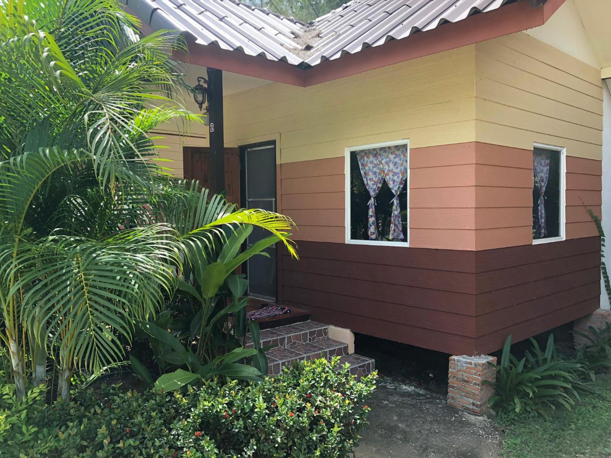 Bungalow with Garden View photo 2