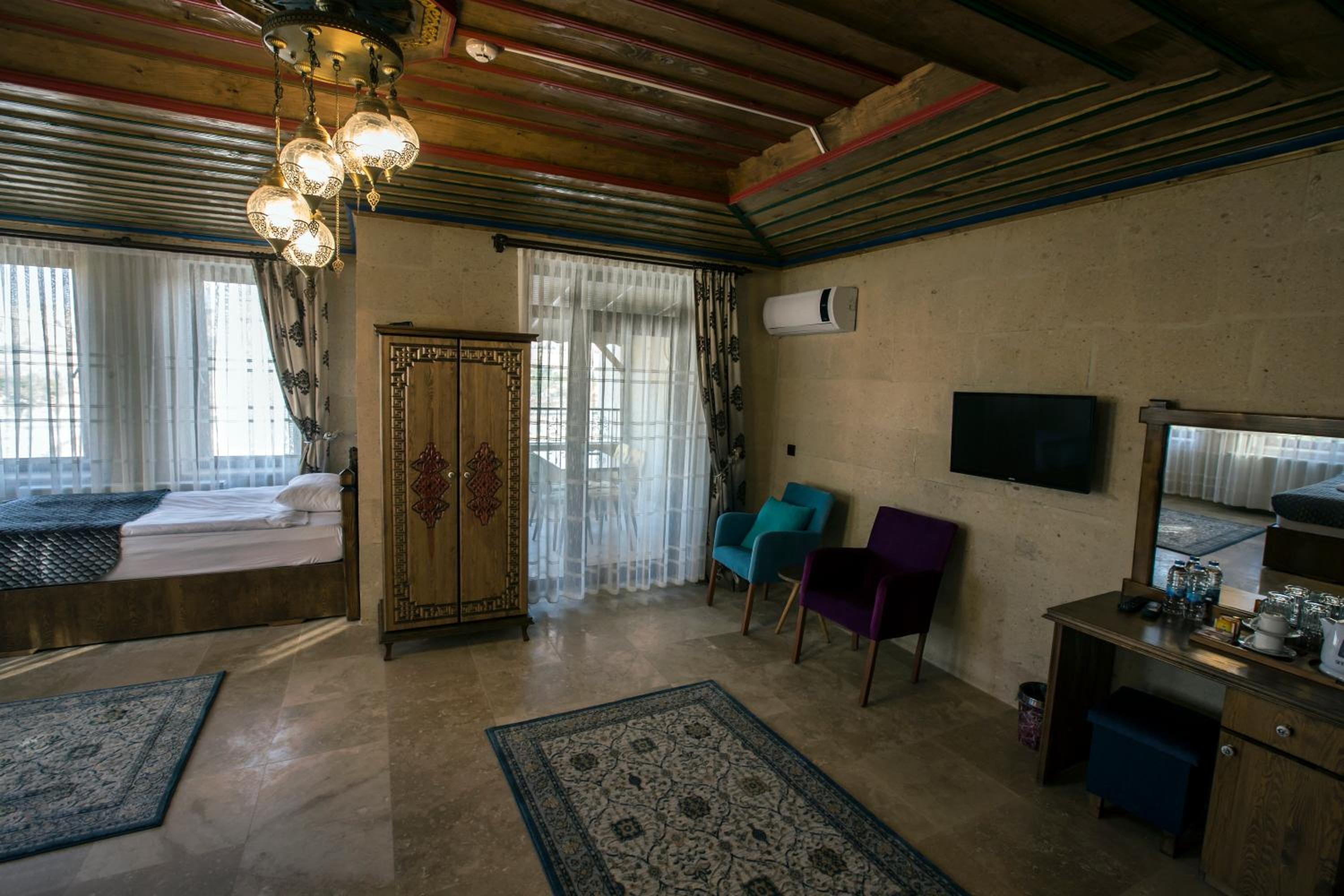 Deluxe Triple Room - Photo 8