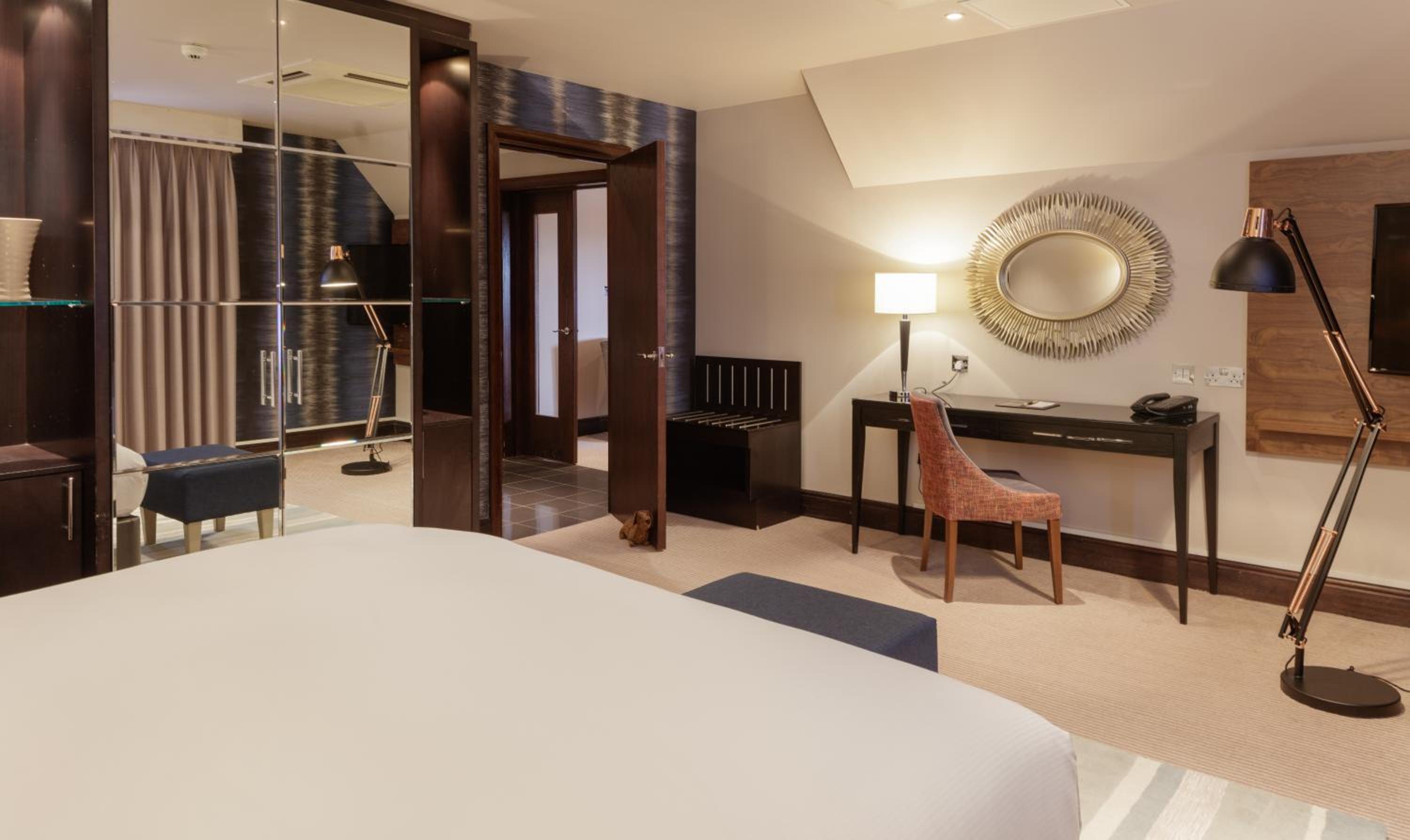 Penthouse King Suite - Photo 2