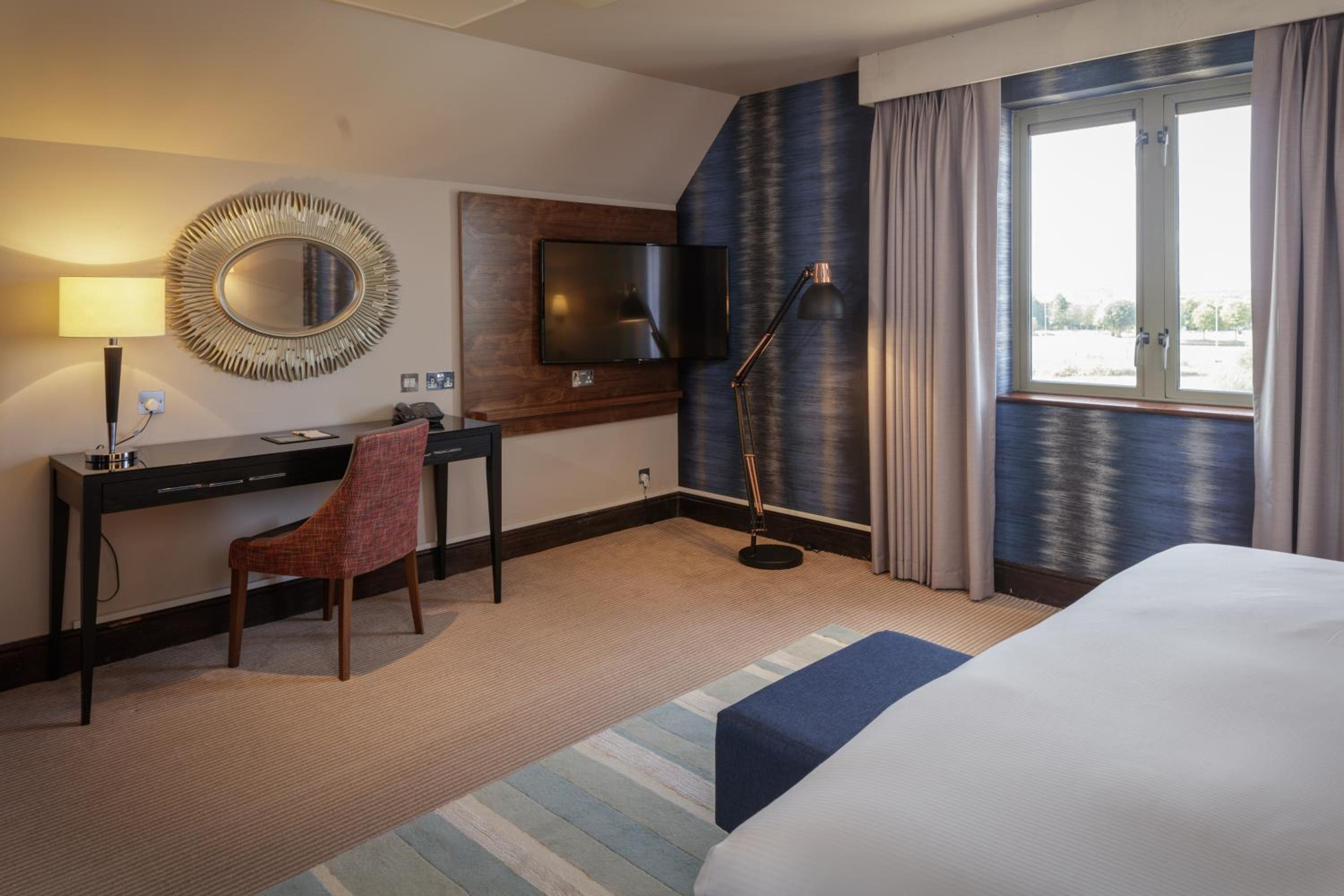 Penthouse King Suite - Photo 4