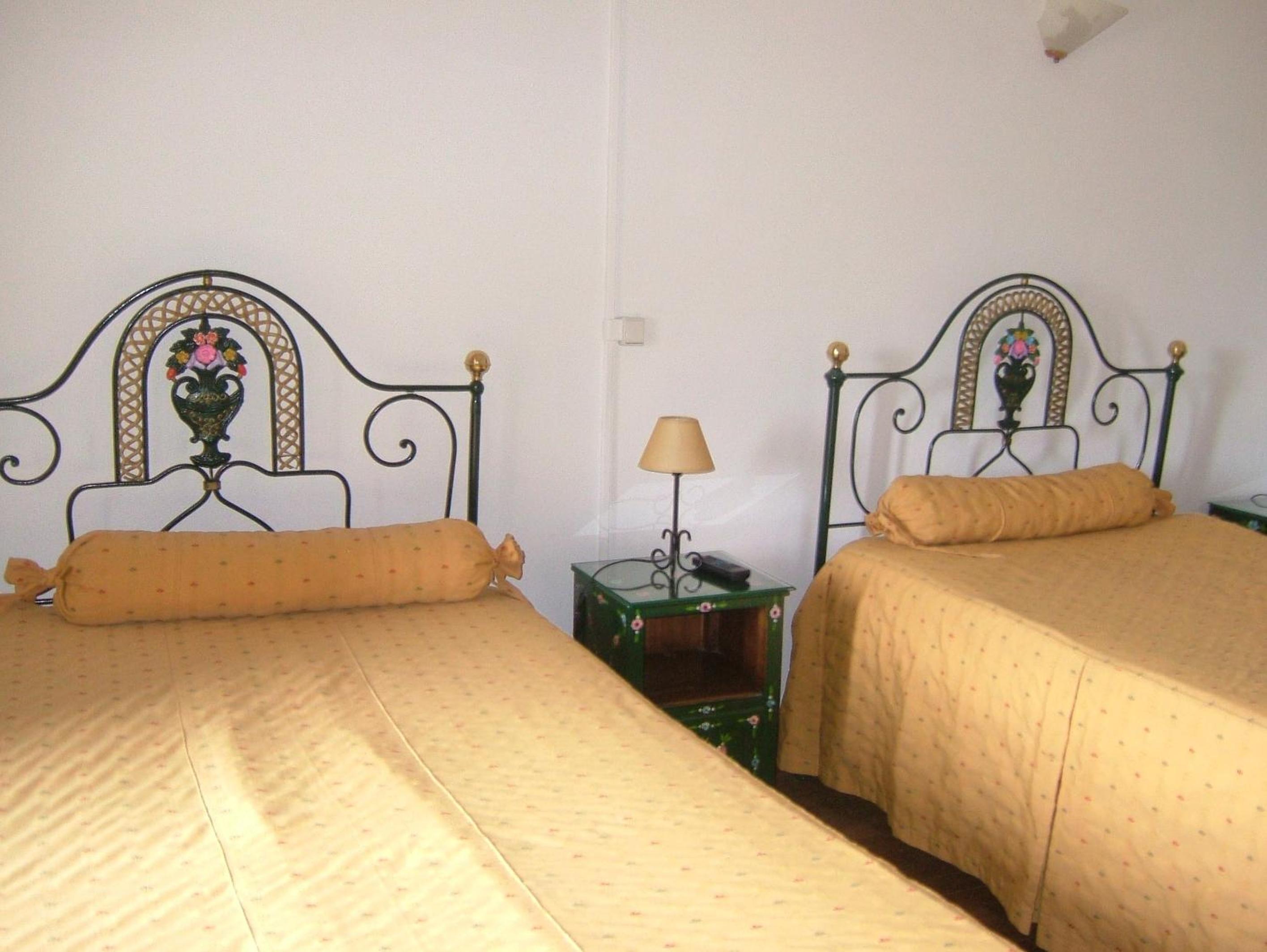 Twin Room - Photo 4