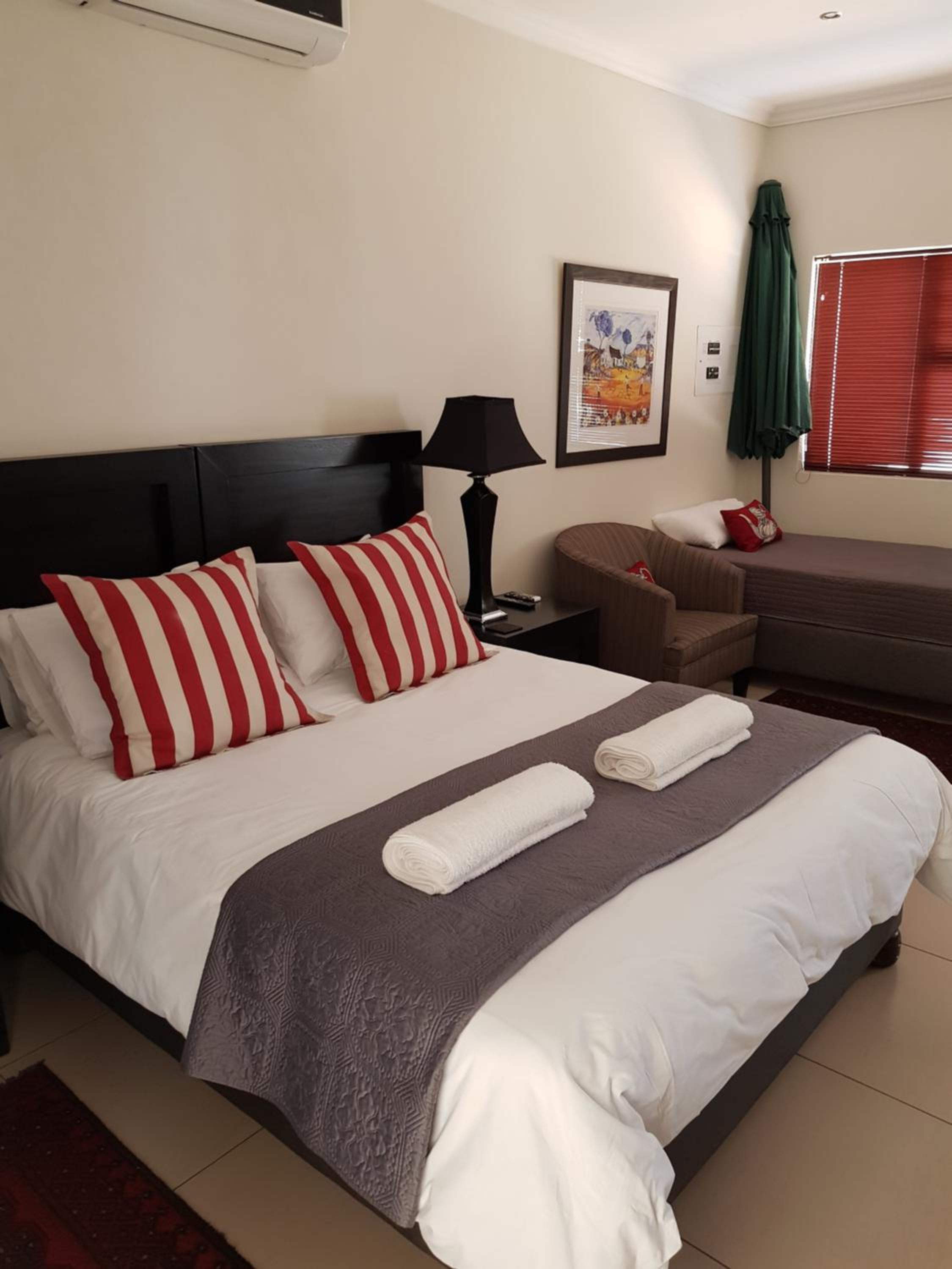 Deluxe Suite - Photo 8