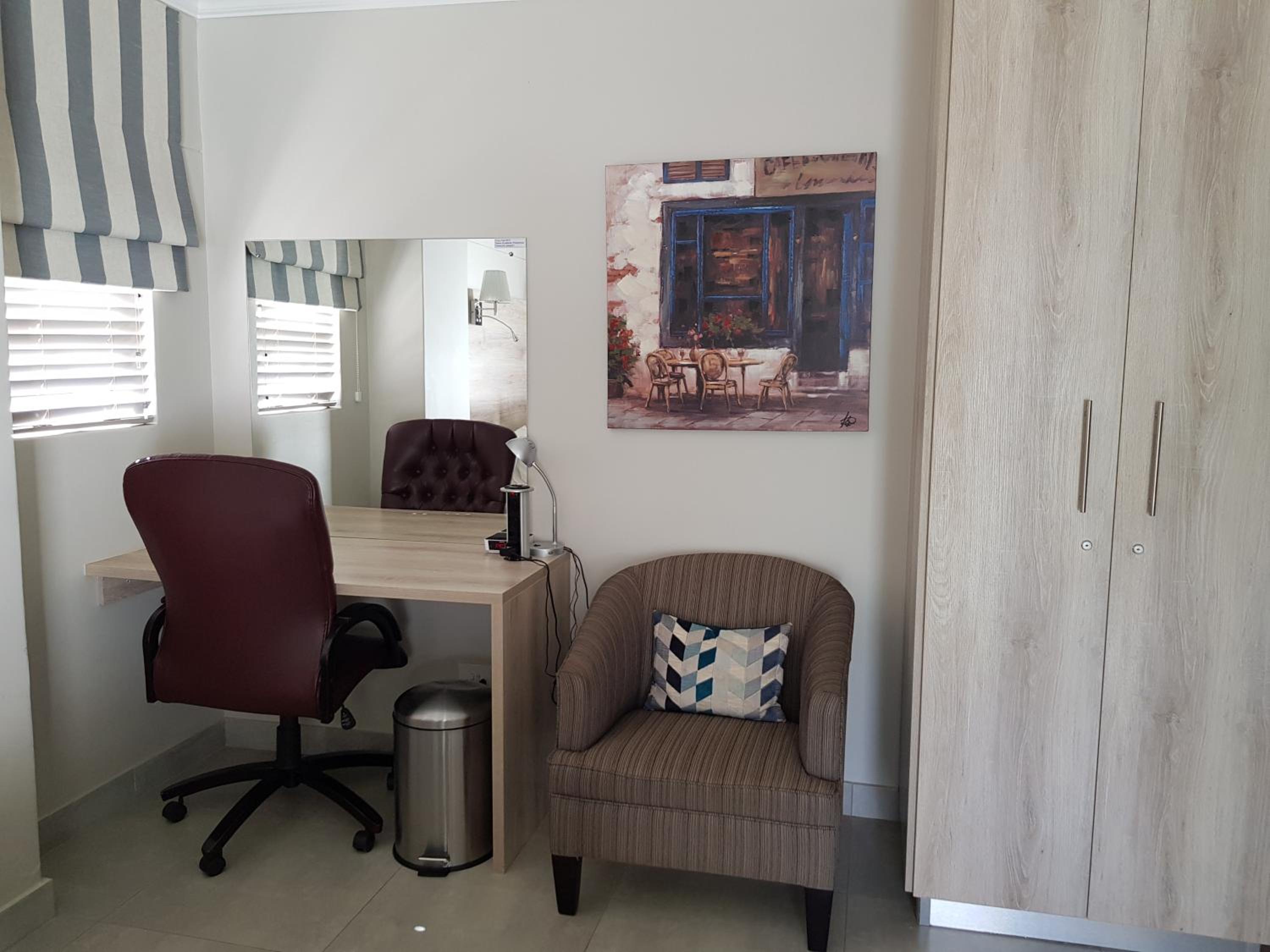 Deluxe Suite - Photo 15