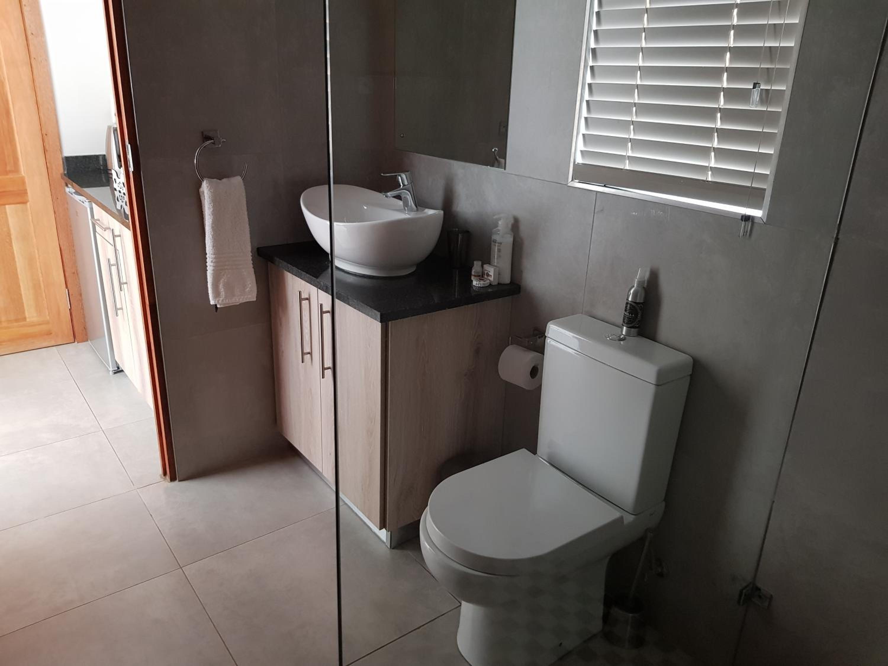Deluxe Suite - Photo 23