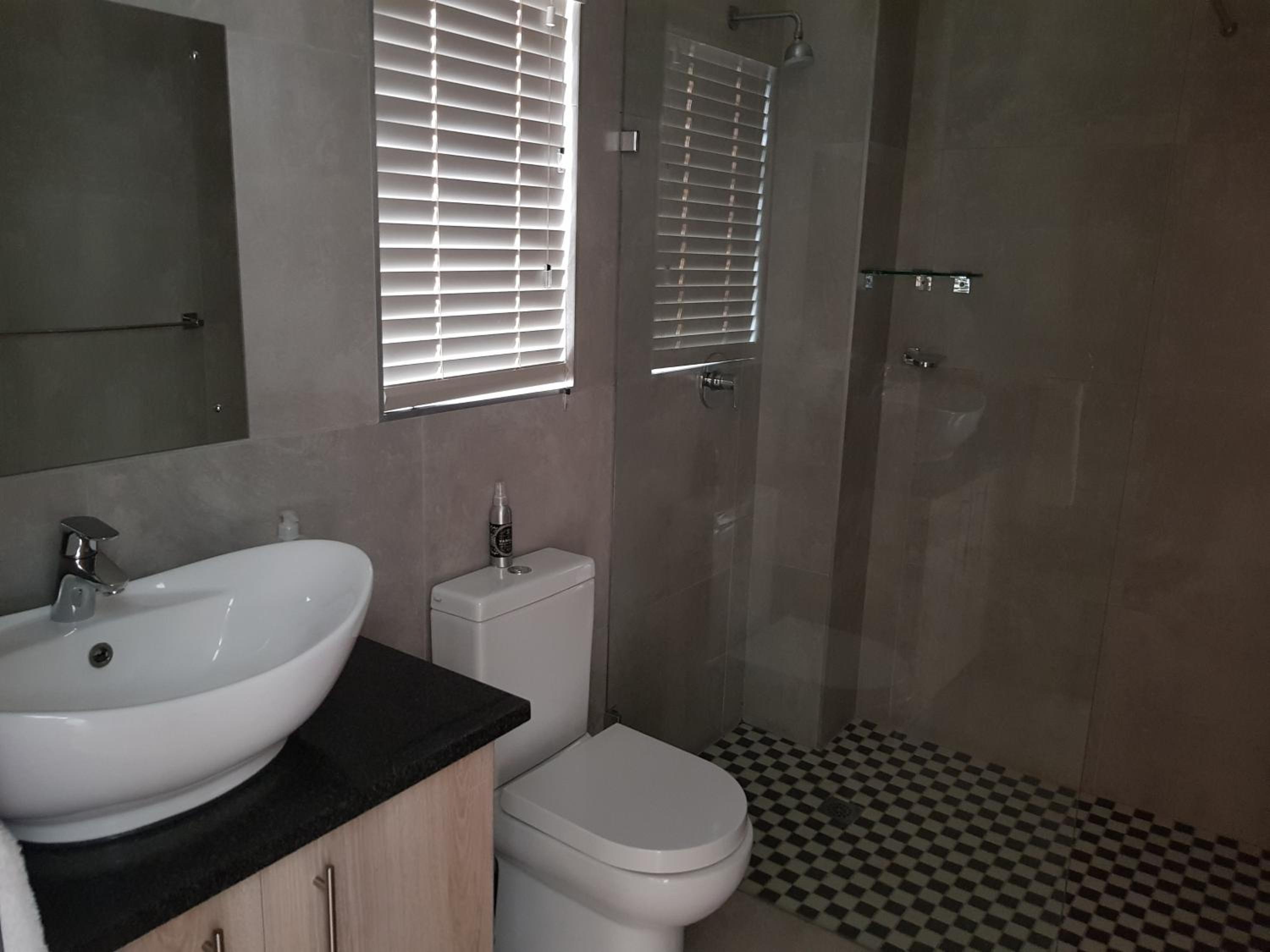 Deluxe Suite - Photo 22