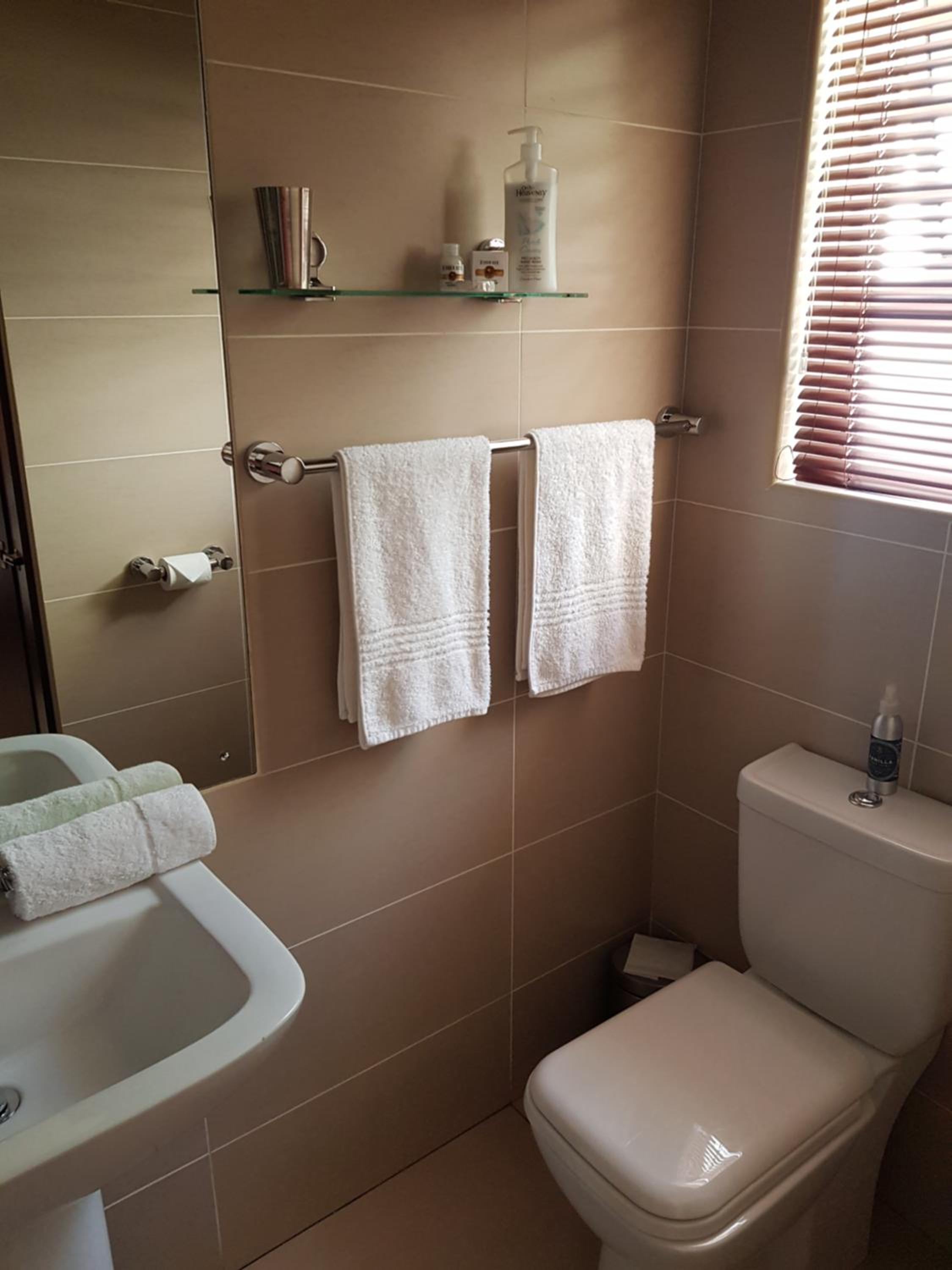 Deluxe Suite - Photo 21