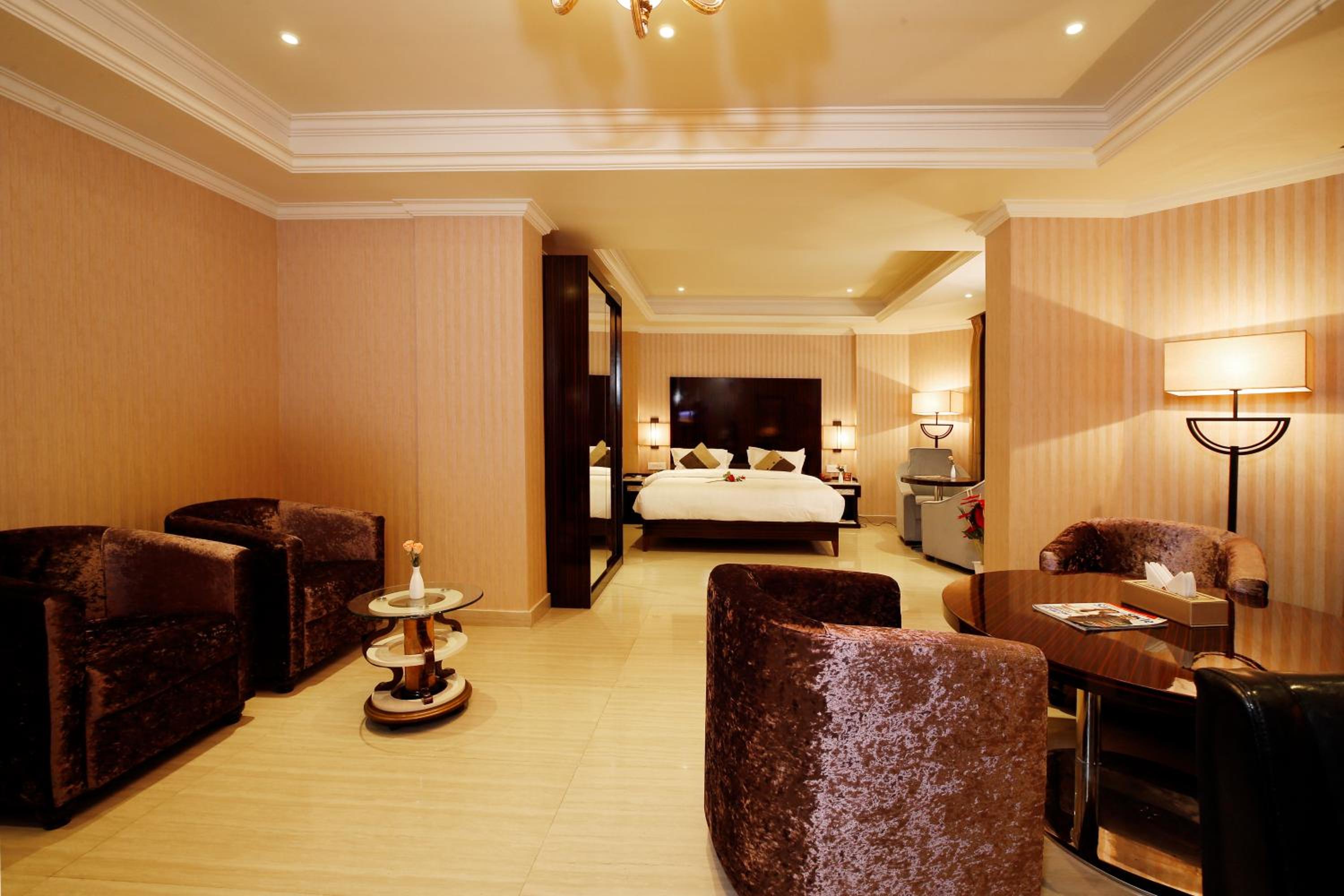 Suite with City View photo 2