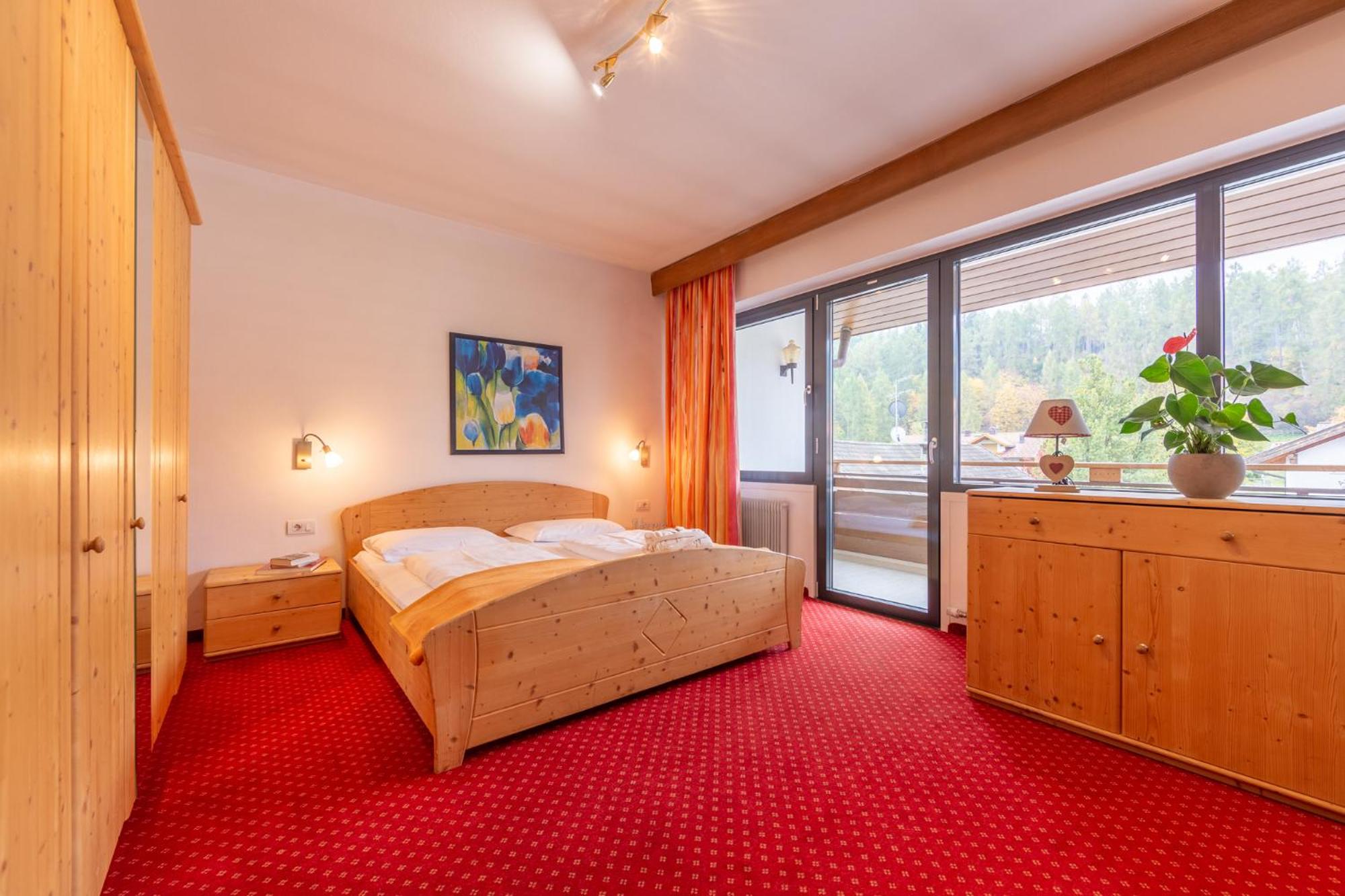 One-Bedroom Apartment with Balcony