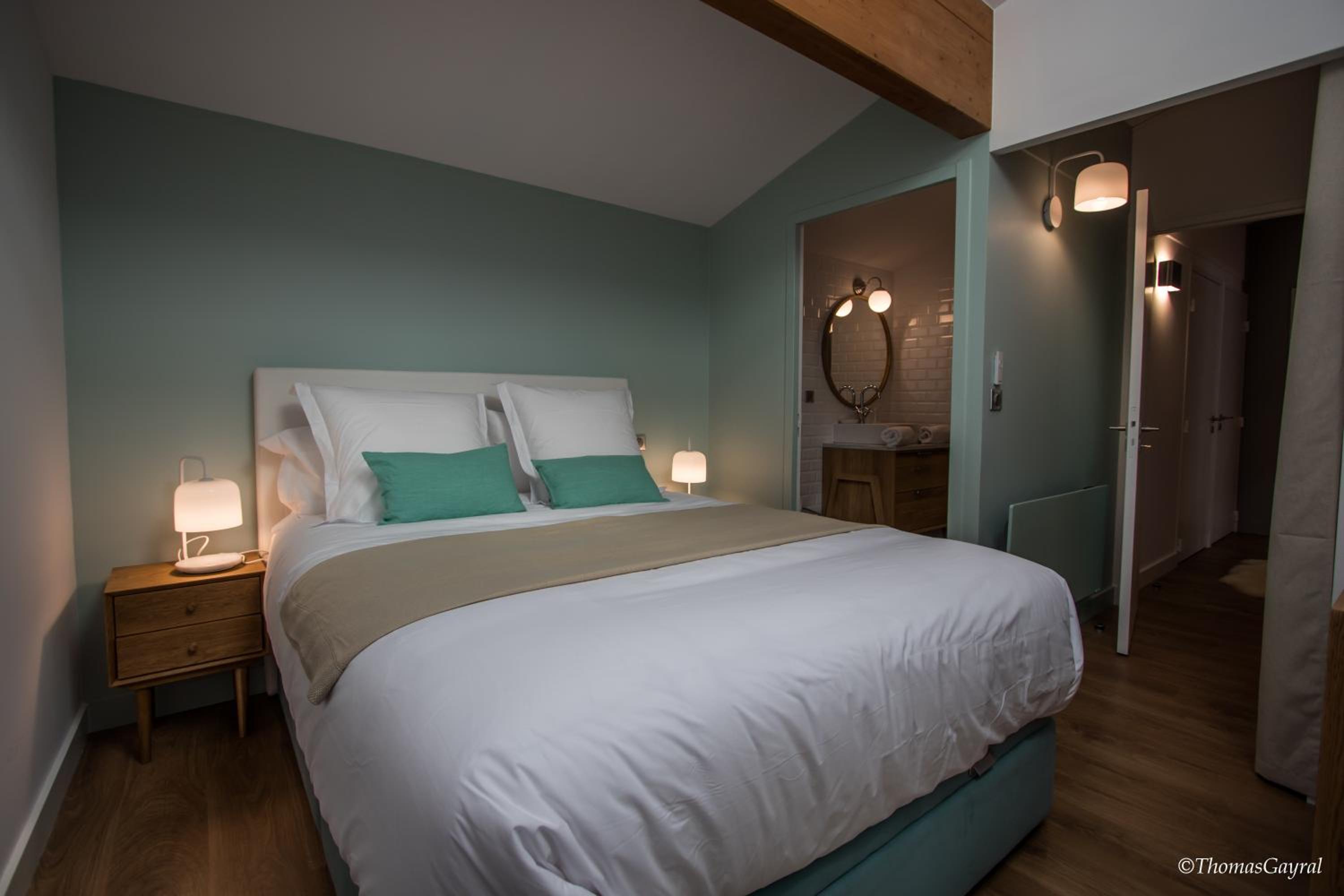 Two-Bedroom Apartment - Photo 4