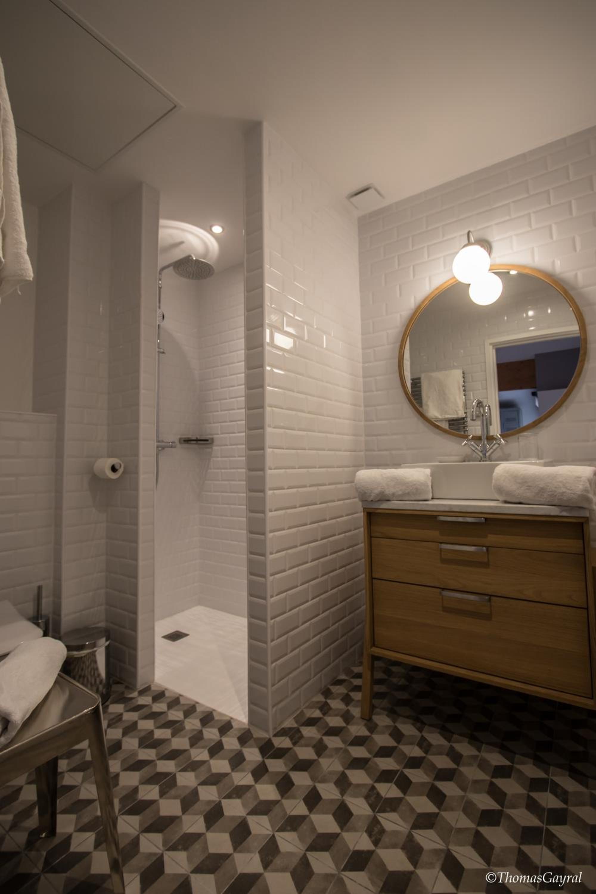 Two-Bedroom Apartment - Photo 8