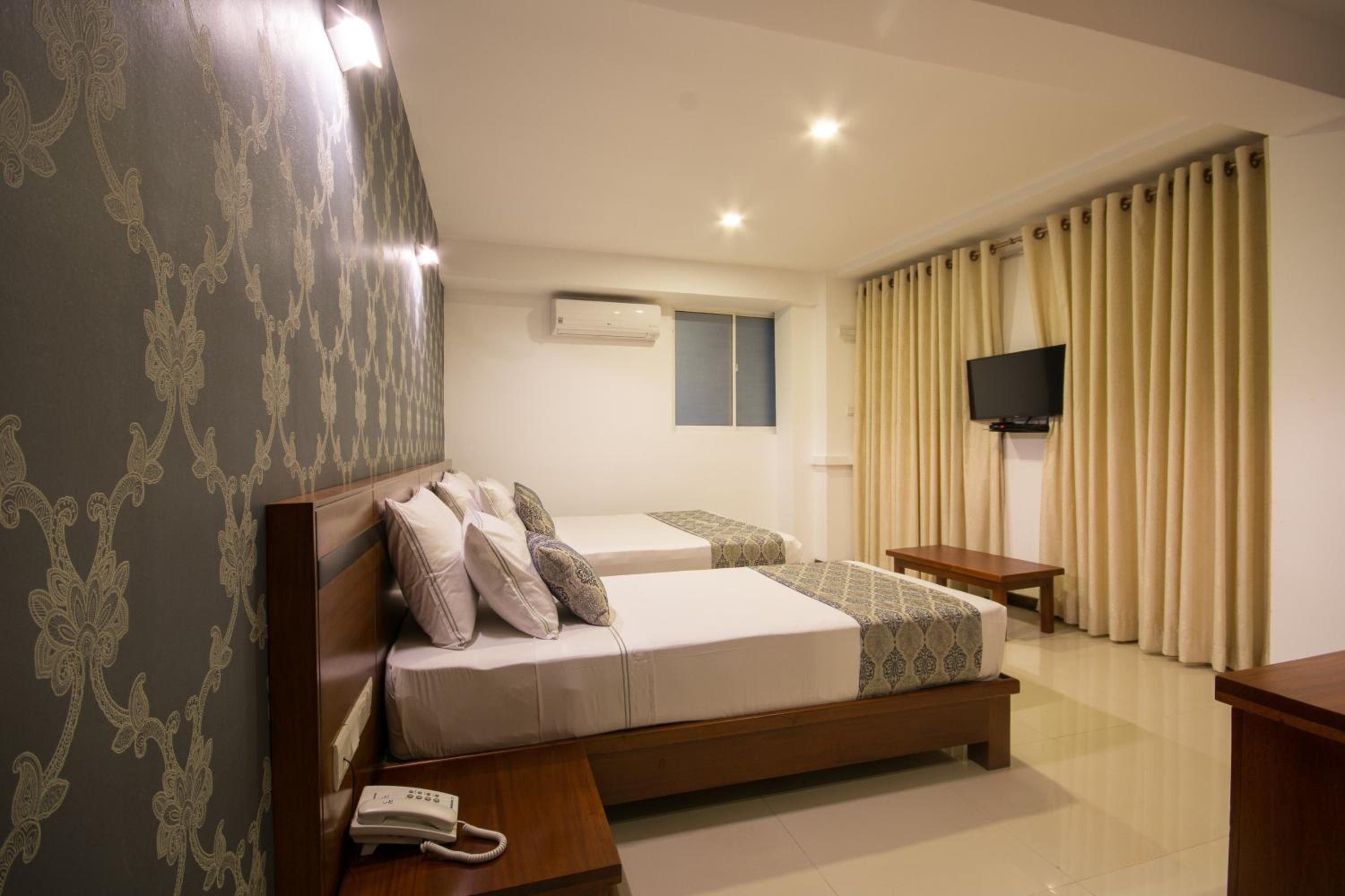 Deluxe Triple Room photo 2